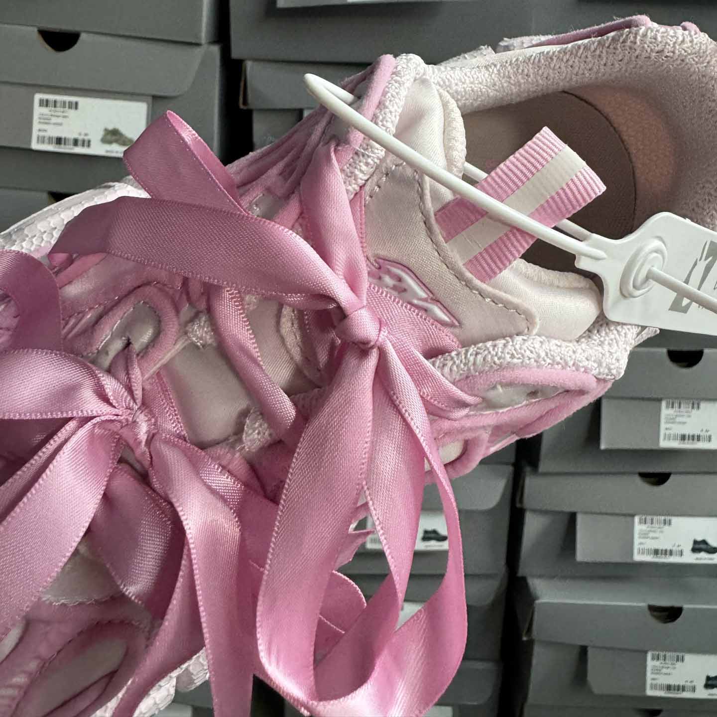 Balenciaga 3XL VG Edition Satin Bows Pink  - DesignerGu