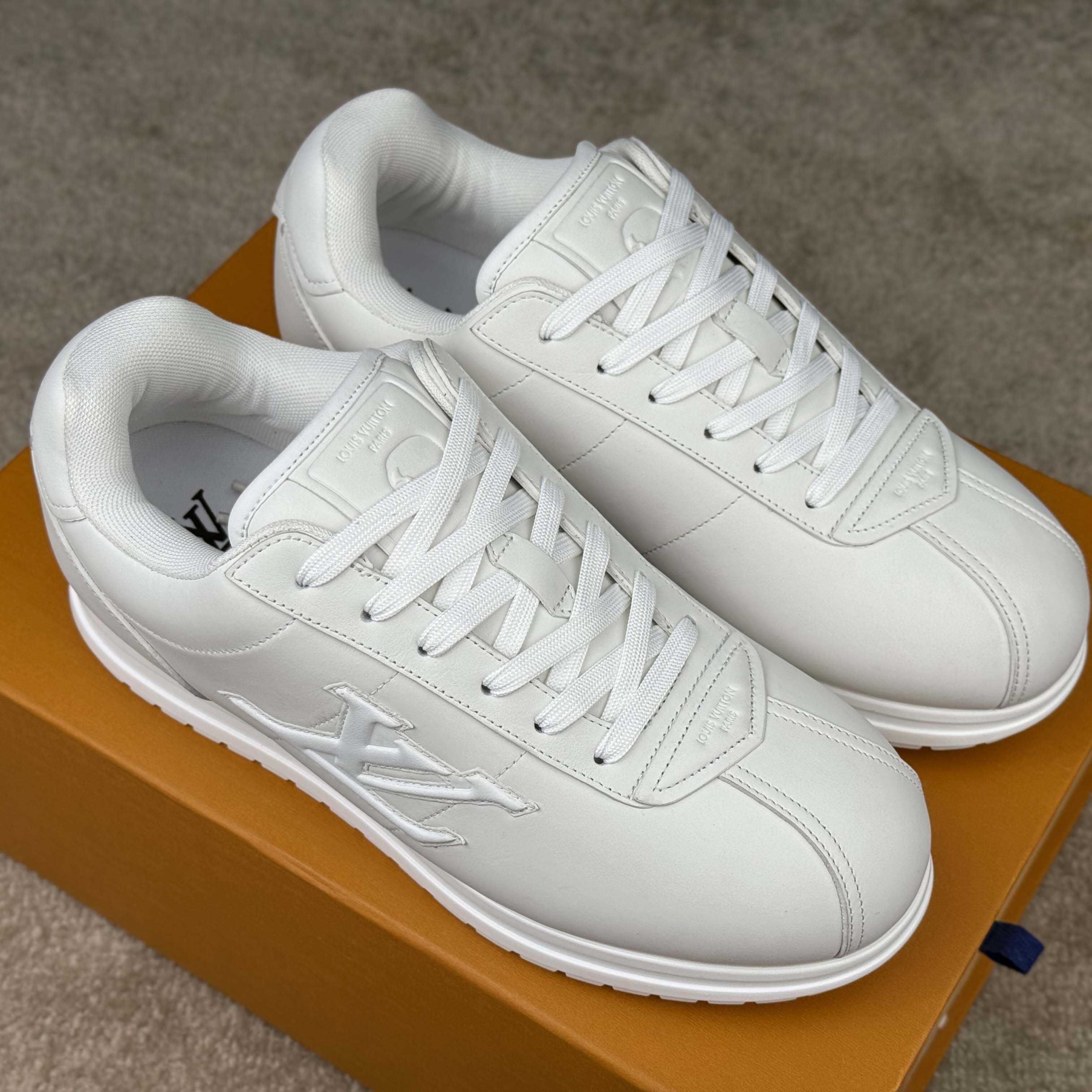 Louis Vuitton LV BUTTERSOFT Sneaker    1AIKDO - DesignerGu