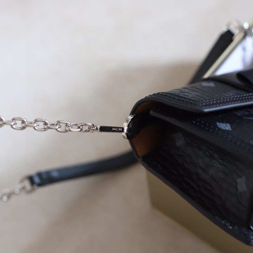 MCM Tracy Crossbody In Visetos （11x 18.5 x 5cm） - DesignerGu