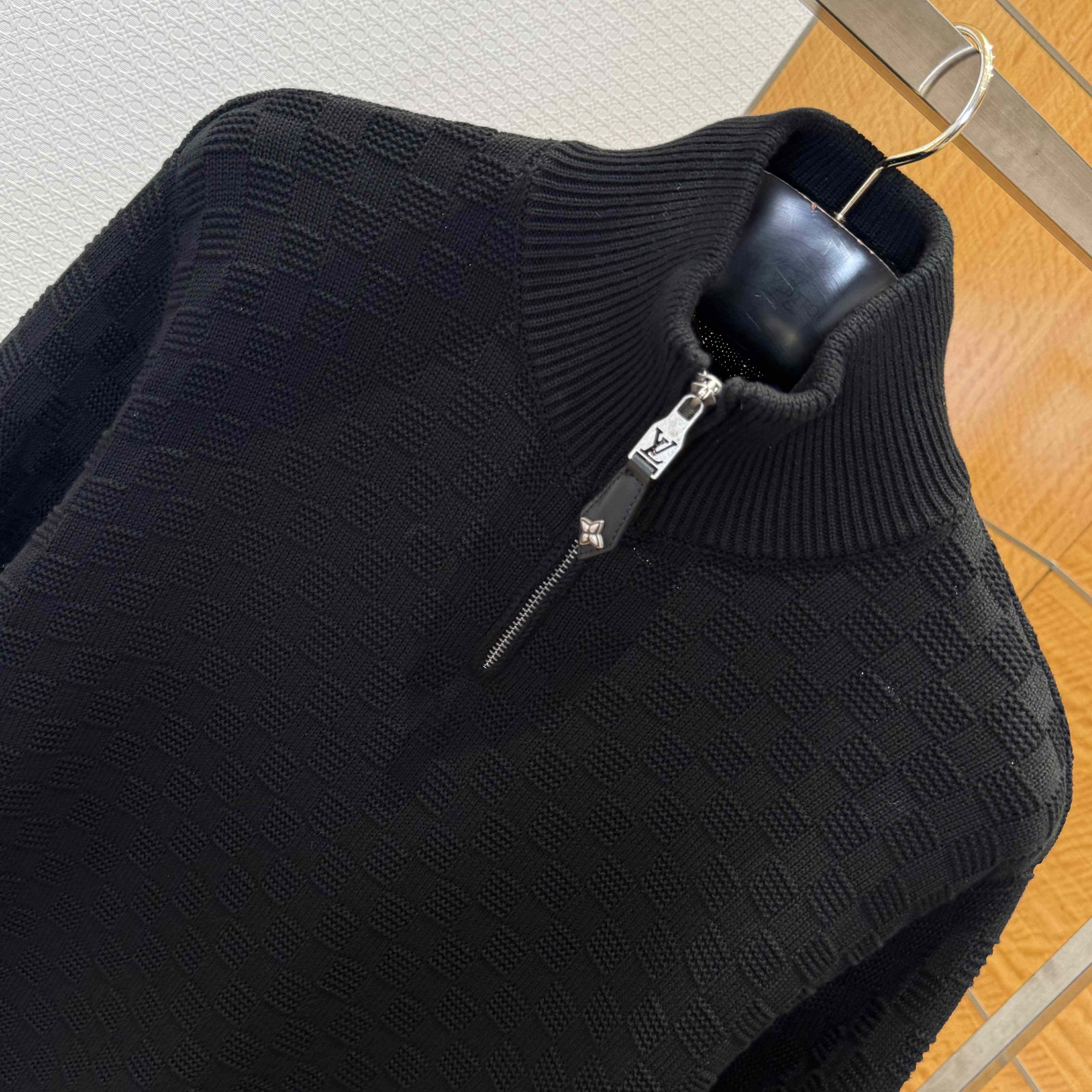 Louis Vuitton Cashmere-Wool Blend Half-Zip Pullover   1AIHNC - DesignerGu