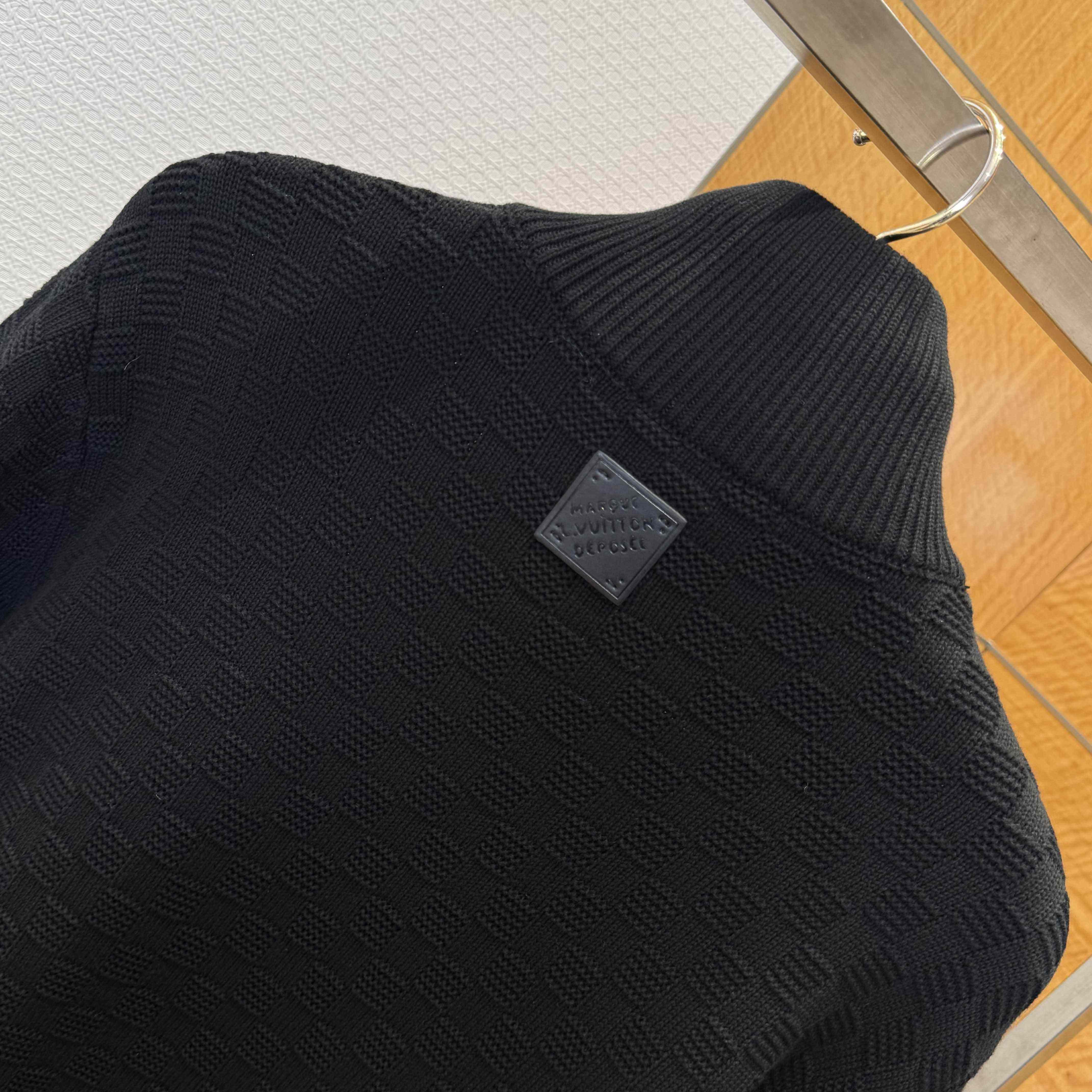 Louis Vuitton Cashmere-Wool Blend Half-Zip Pullover   1AIHNC - DesignerGu