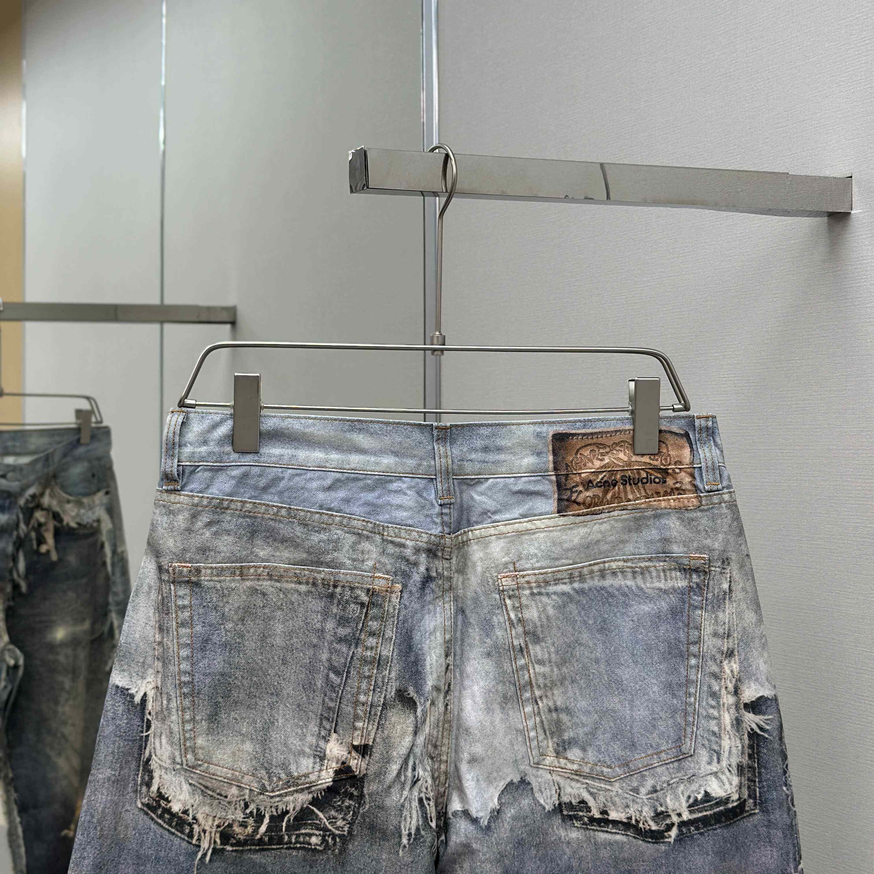 Acne Studios - Loose Fit Jeans  - DesignerGu