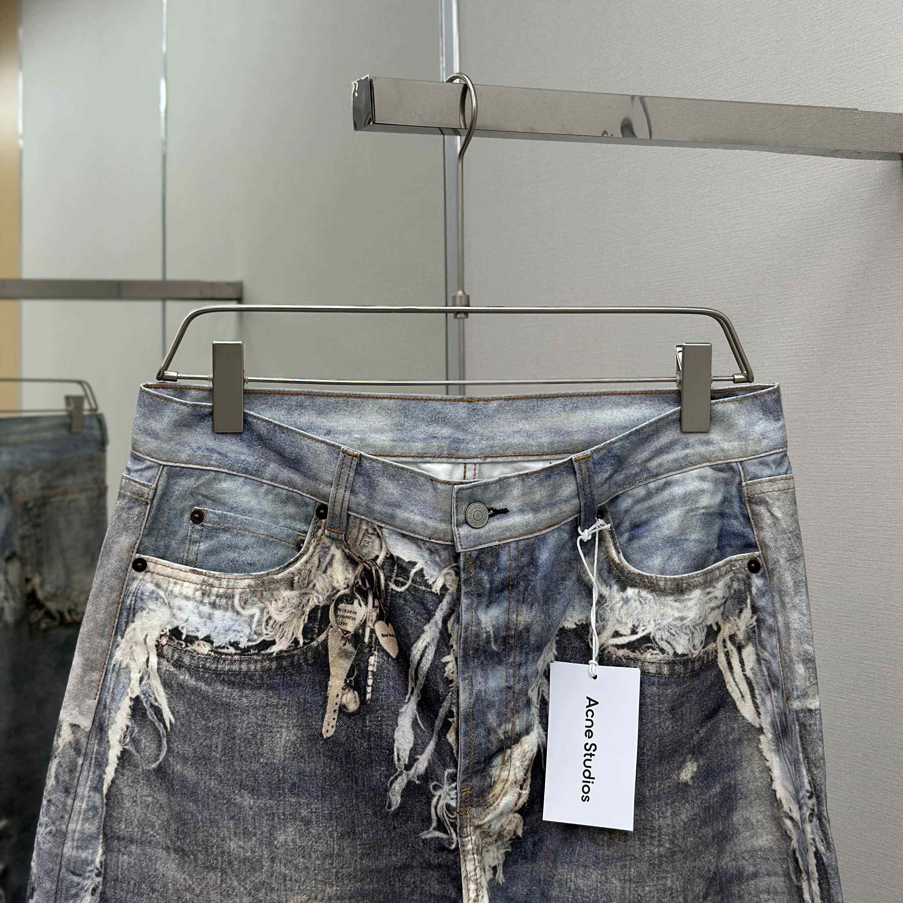Acne Studios - Loose Fit Jeans  - DesignerGu
