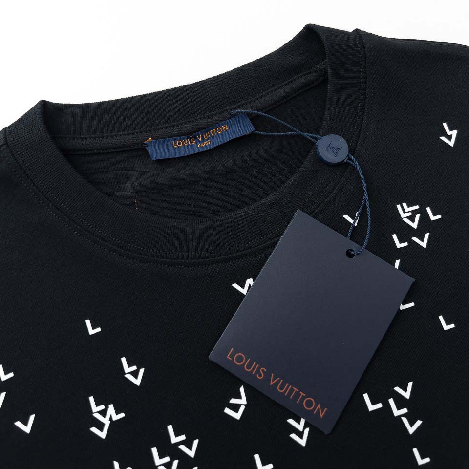 Louis Vuitton LV Spread T-Shirt - DesignerGu