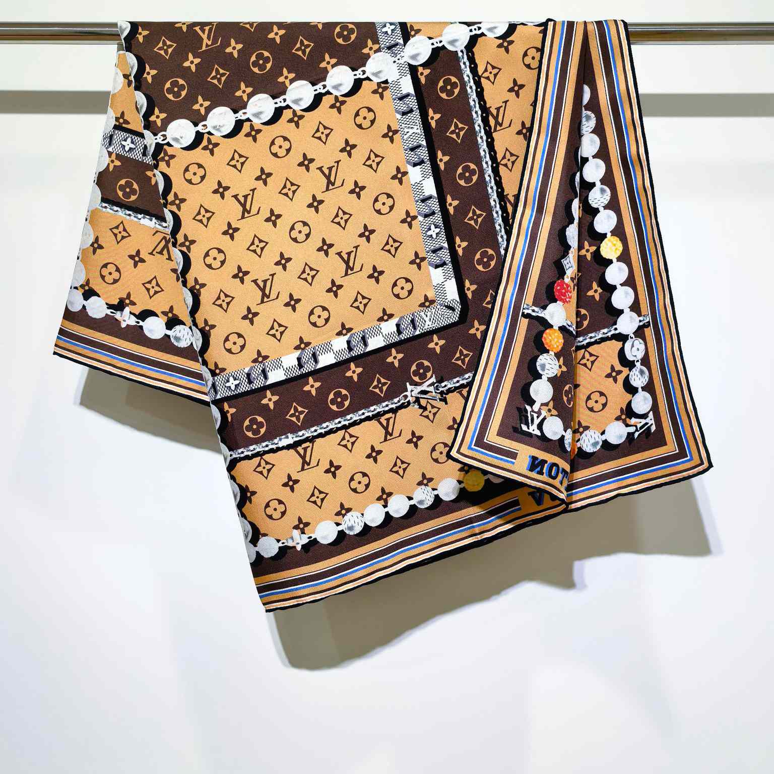 Louis Vuitton Dandy Monogram Silk Square   M94848 - DesignerGu