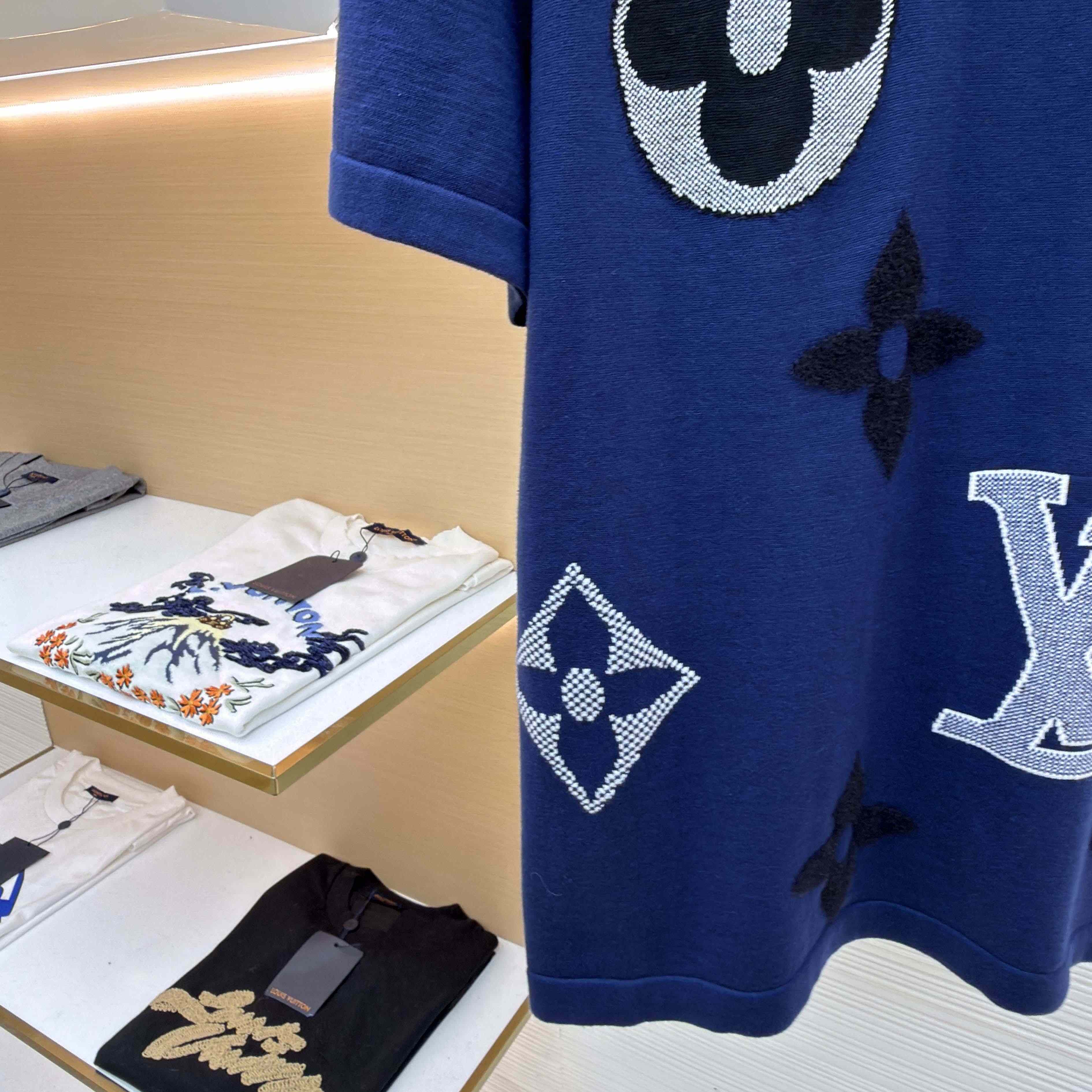 Louis Vuitton Monogram Short-Sleeved Knitted Crewneck    1AJBWC - DesignerGu