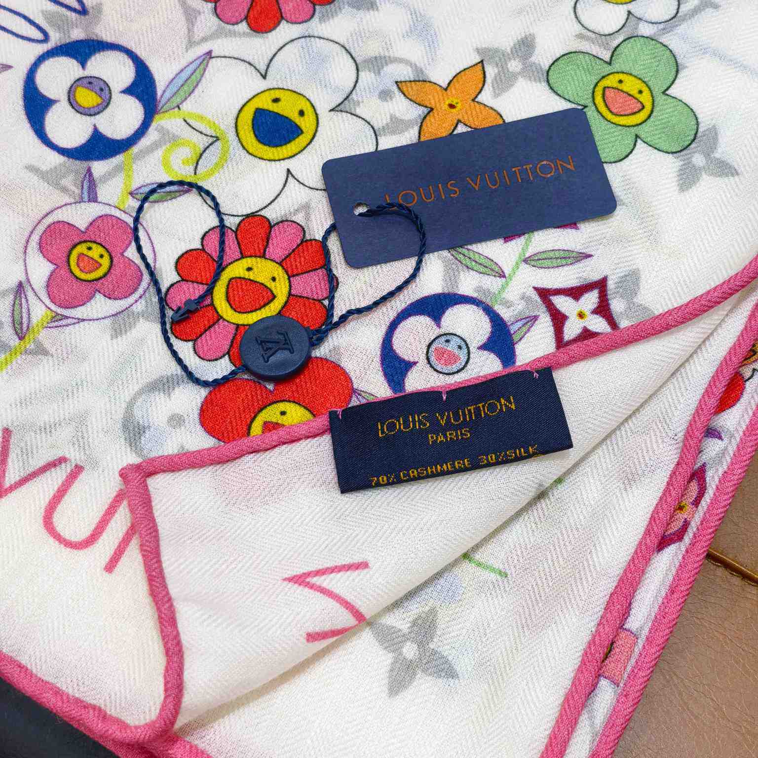 Louis Vuitton LV x TM Monogram Superflat Shawl   M96080 - DesignerGu