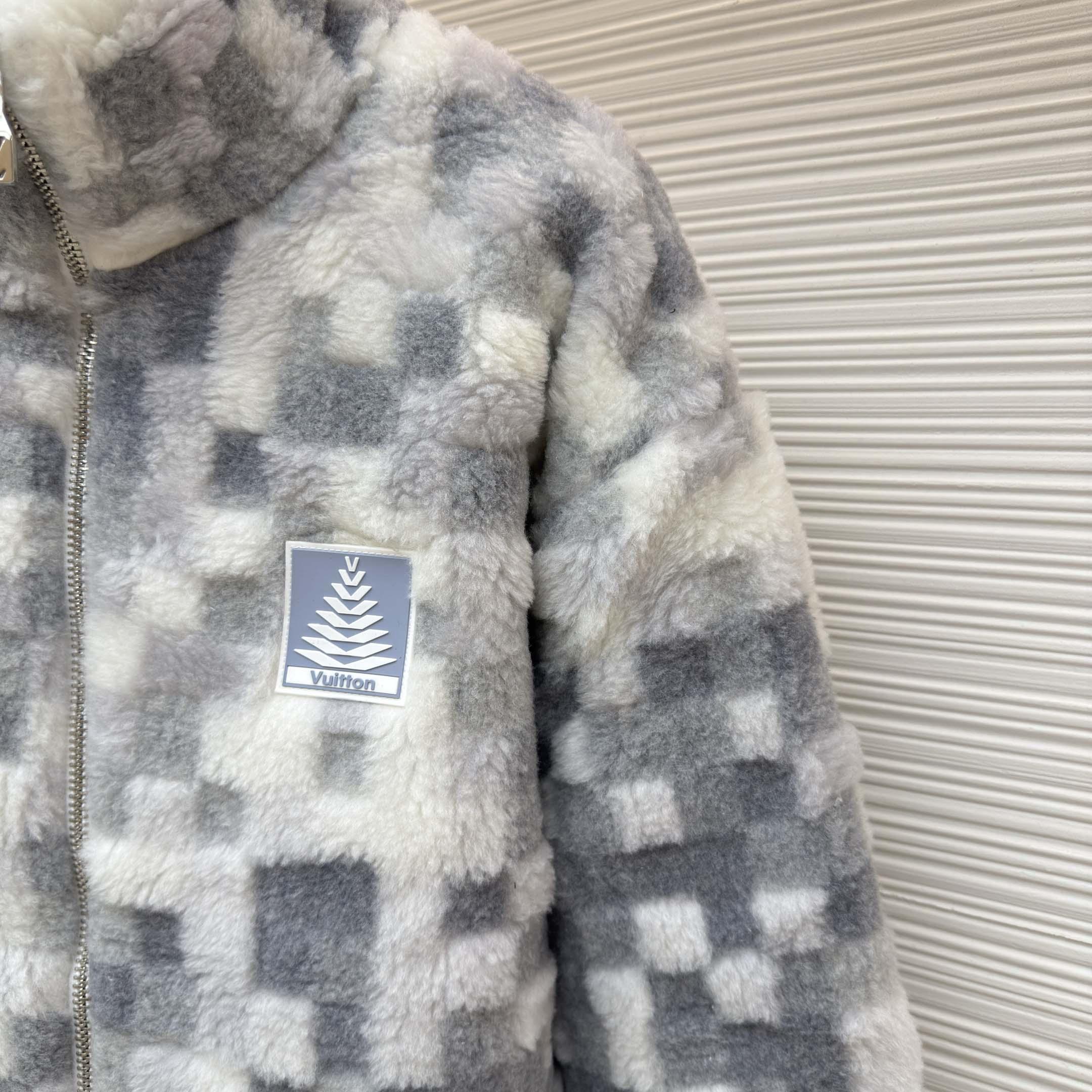 Louis Vuitton Fleece Blouson   1AGK16 - DesignerGu