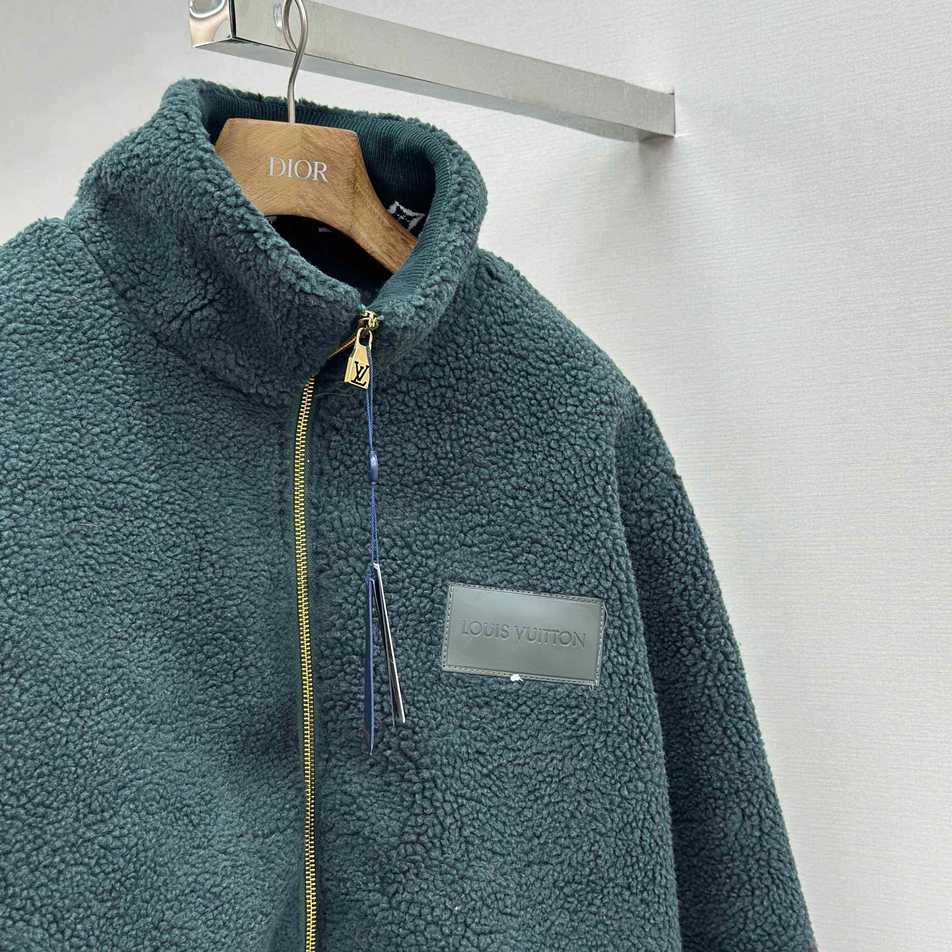 Louis Vuitton Leather Patch Fleece Blouson   1AIIR9 - DesignerGu