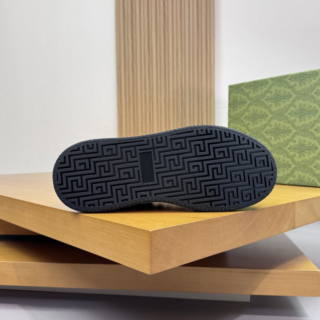 Gucci GG Sneakers - DesignerGu