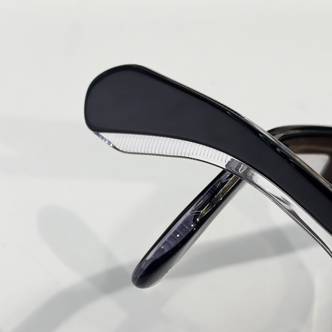 Jacquemus ENZO Sunglasses - DesignerGu