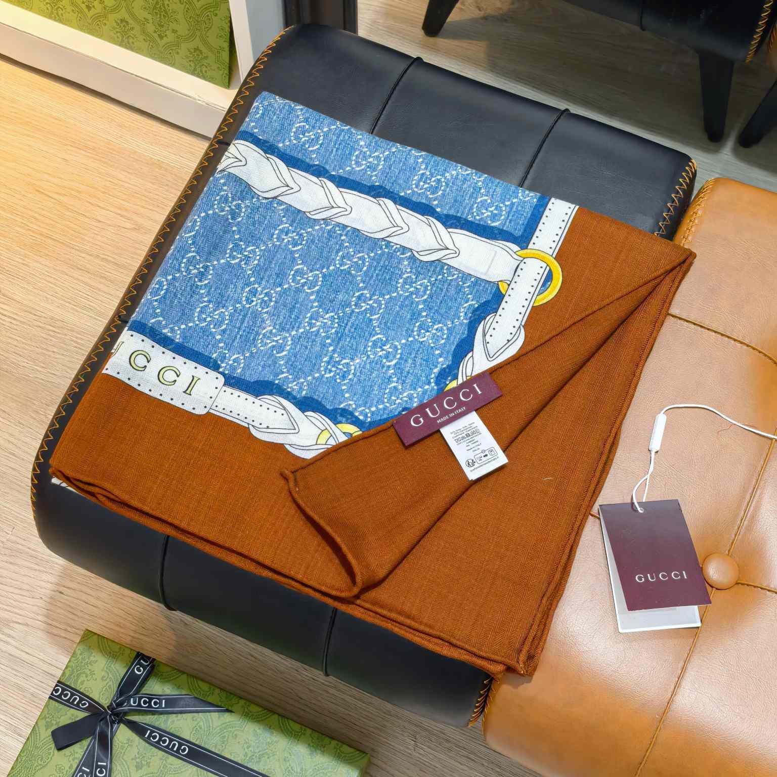 Gucci Printed Silk Twill Carré - DesignerGu