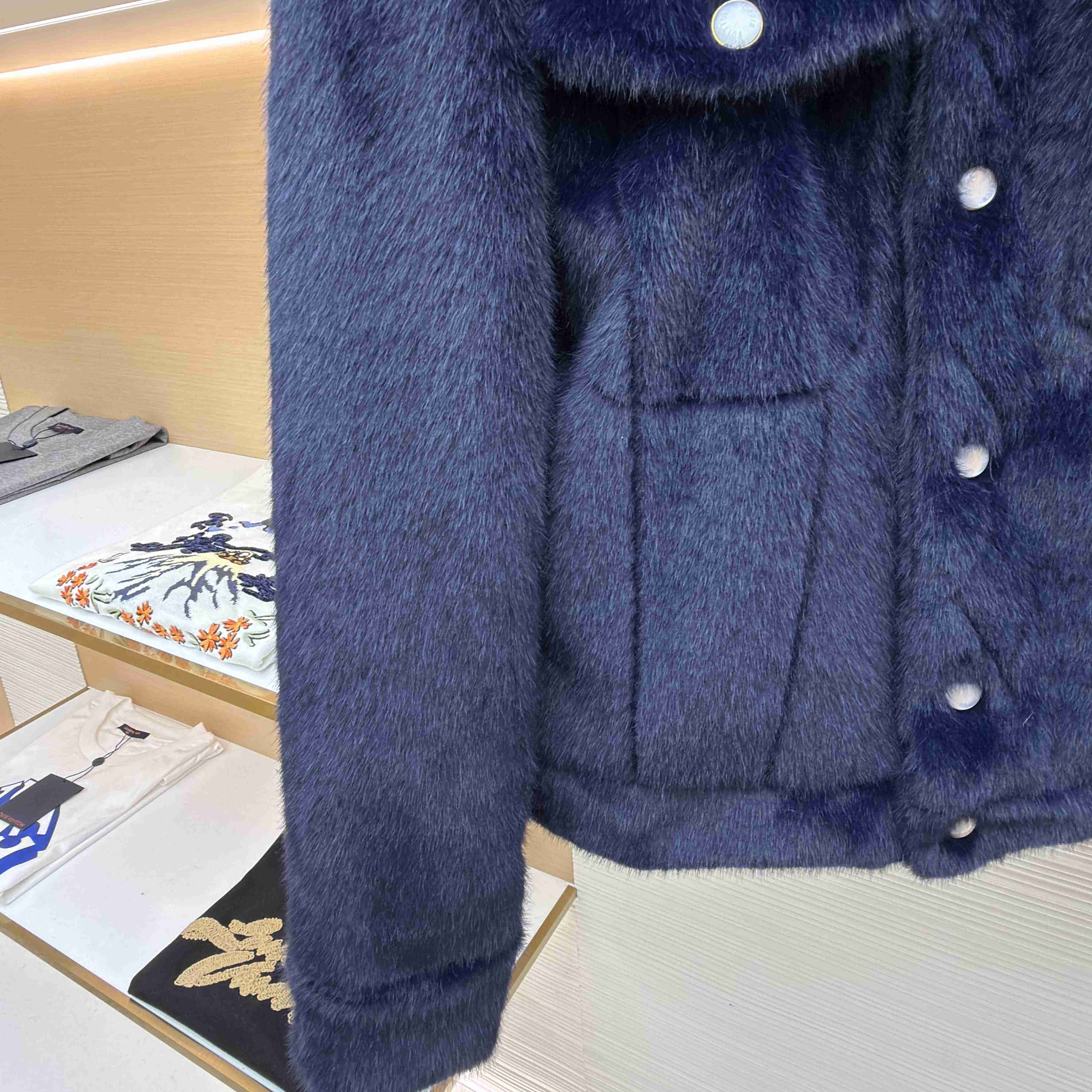 Louis Vuitton Mink Denim Trucker Jacket   1AILX0 - DesignerGu