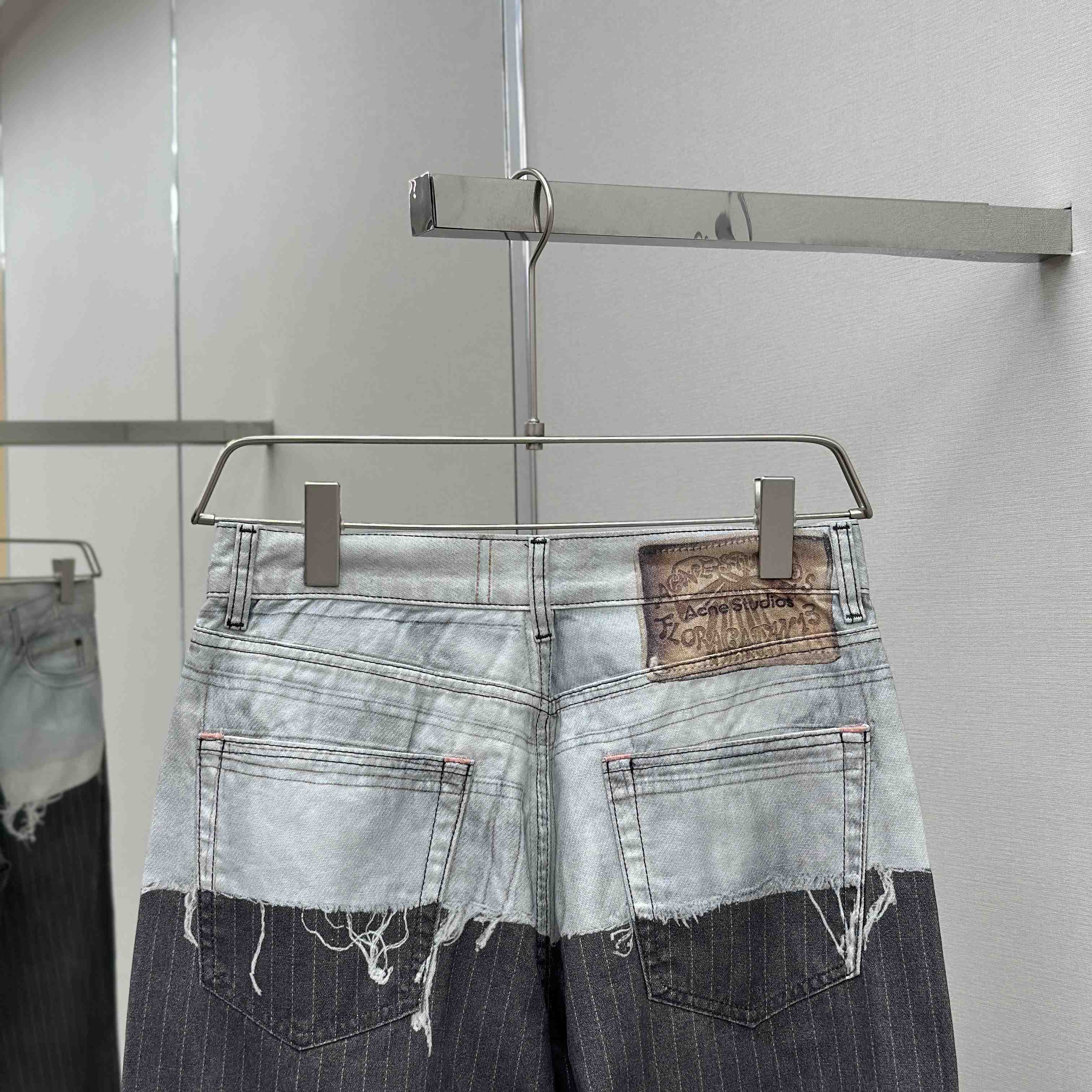 Acne Studios Loose fit jeans  - DesignerGu