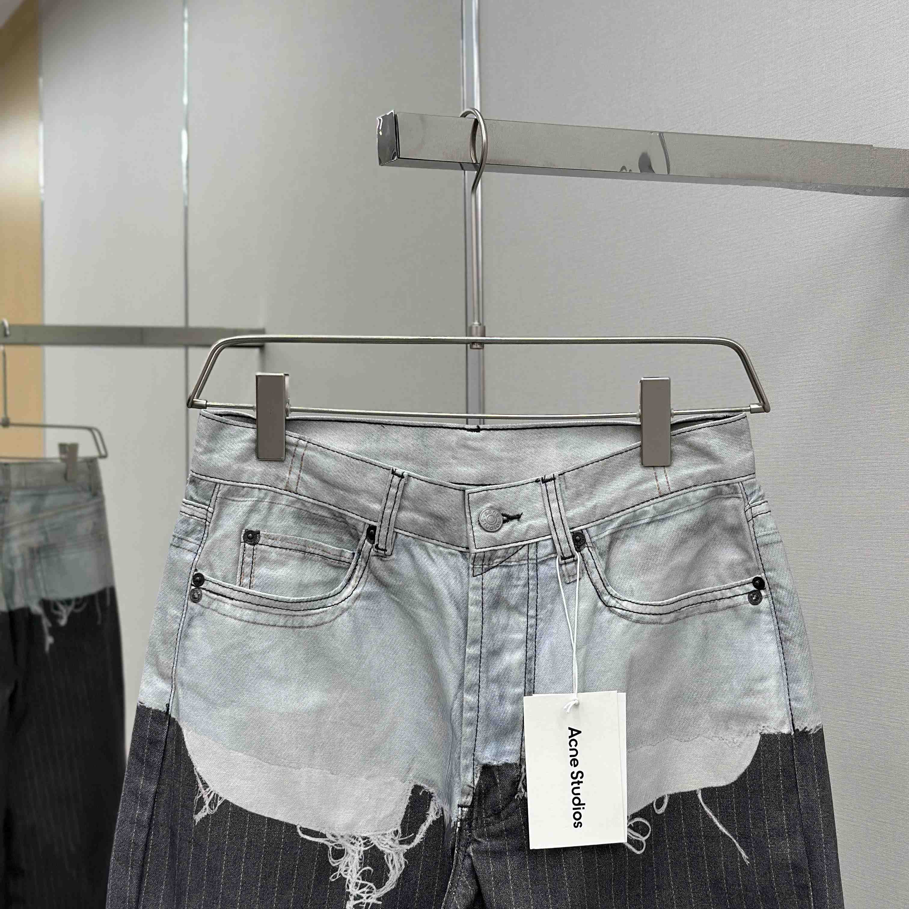 Acne Studios Loose fit jeans  - DesignerGu