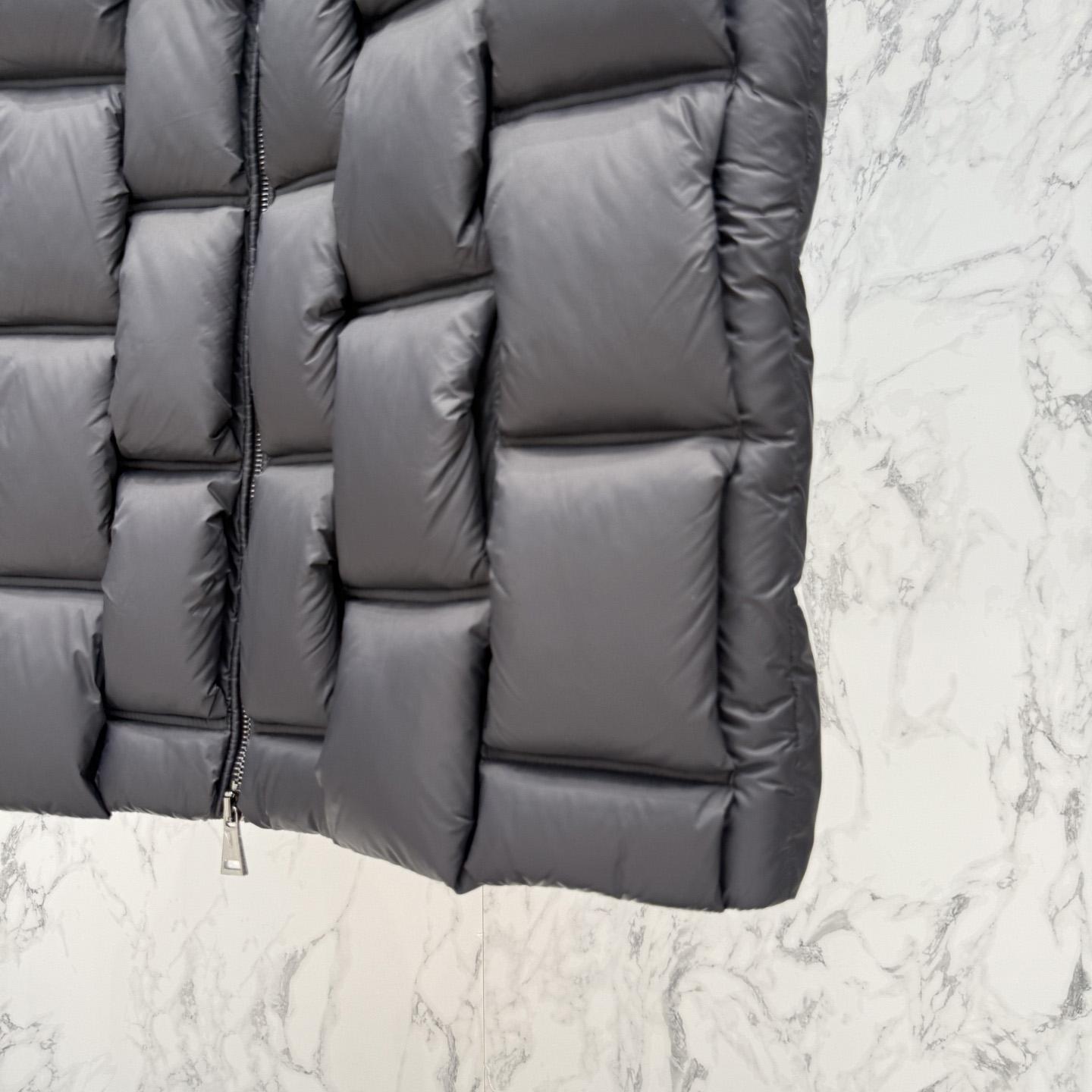 Moncler Down Vest - DesignerGu