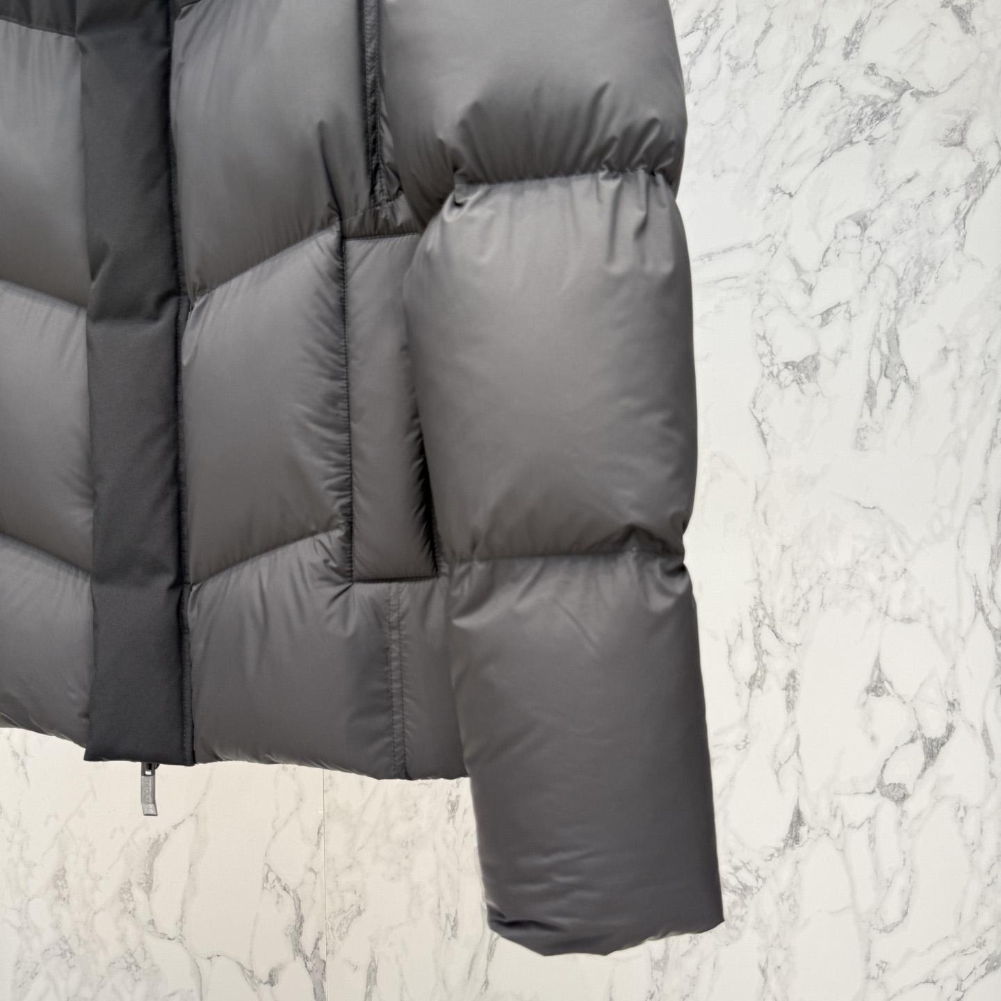 Moncler Short Down Jacket - DesignerGu