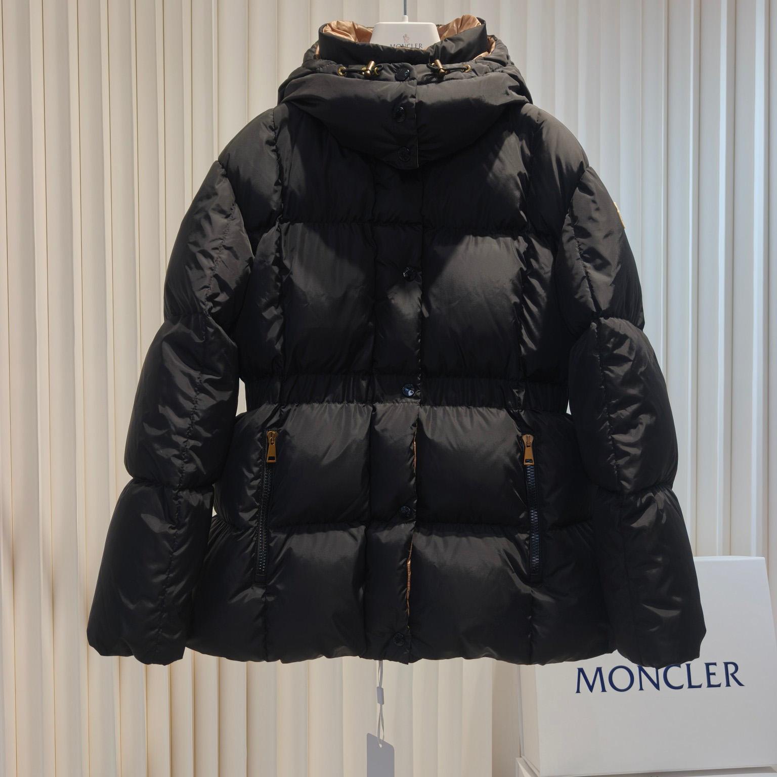 Moncler Agneux Square-Quilted Hooded Short Down Jacket - DesignerGu