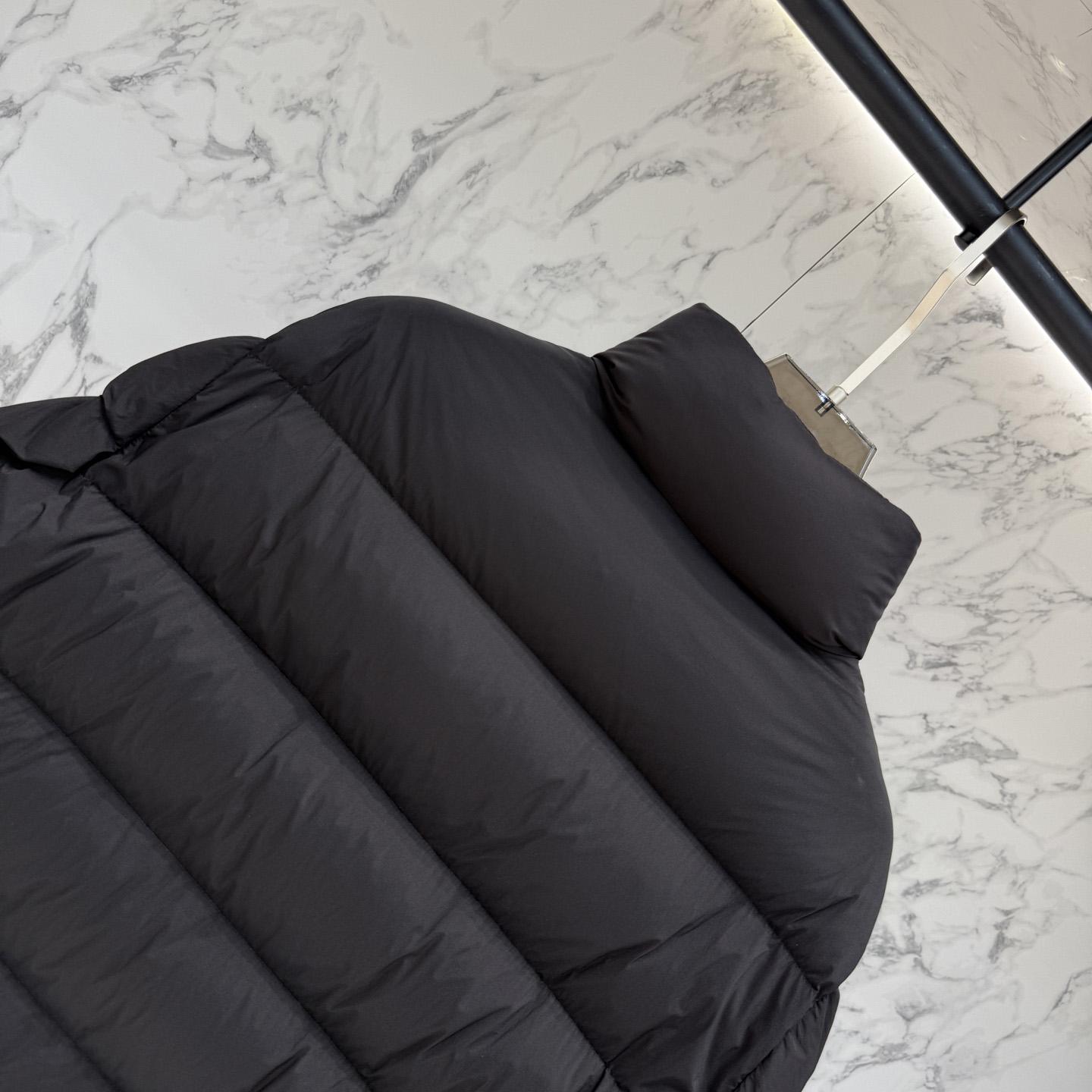 Moncler Short Down Jacket - DesignerGu