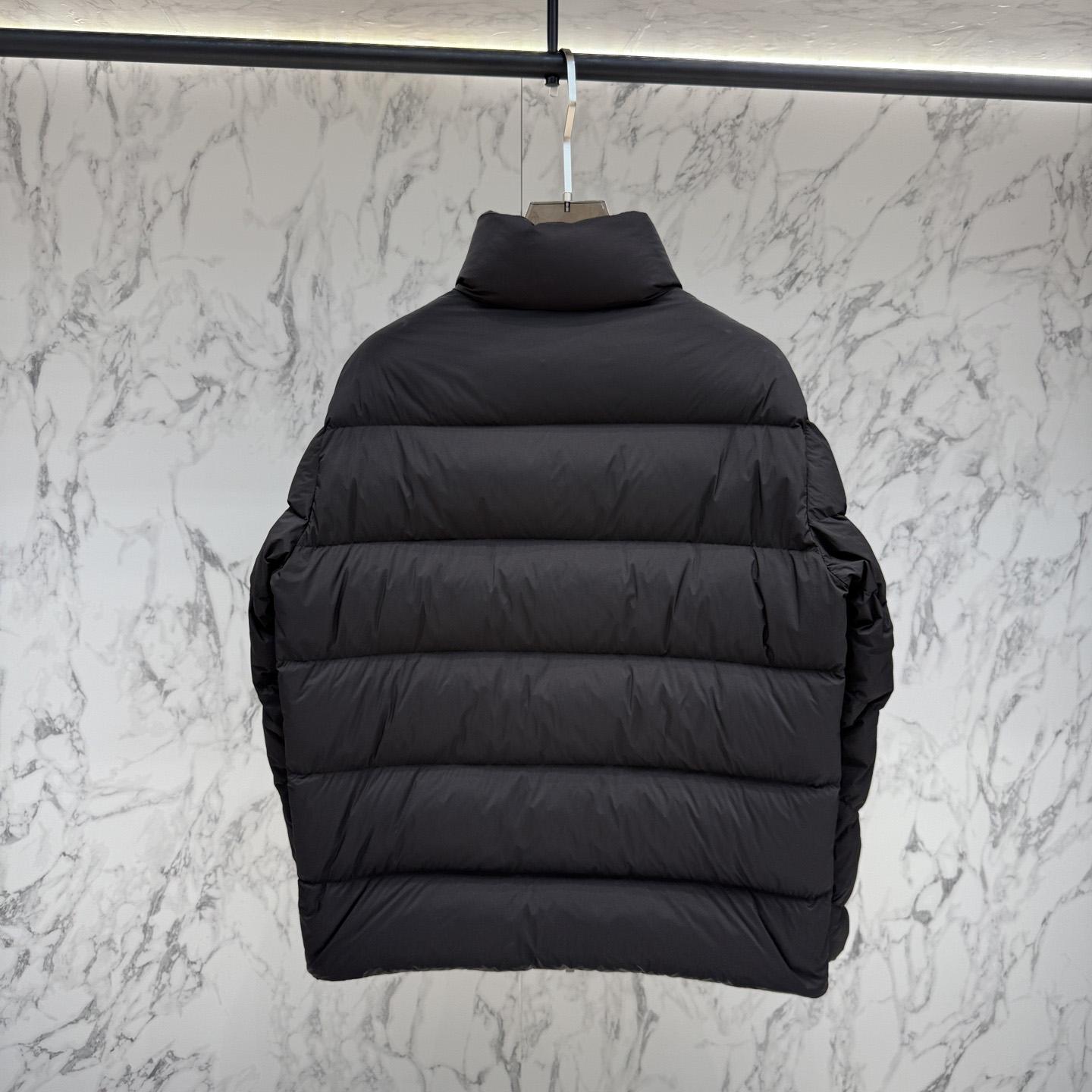 Moncler Short Down Jacket - DesignerGu