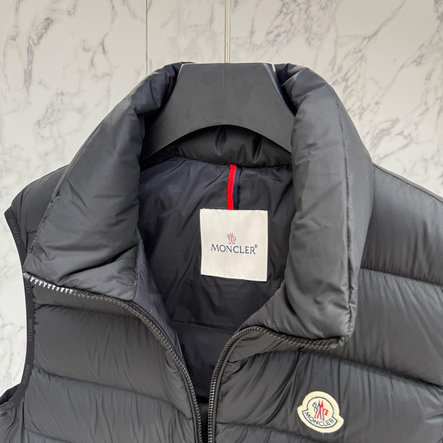 Moncler Down Vest  - DesignerGu