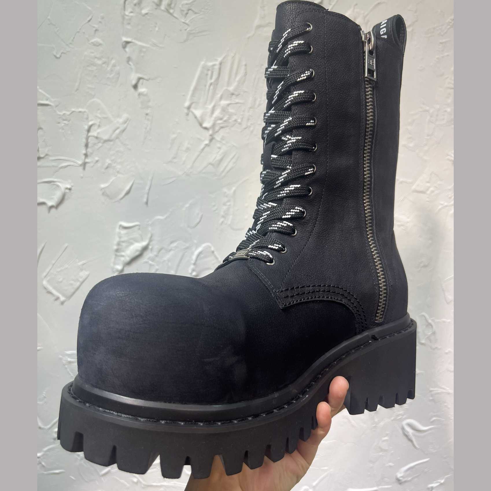 Balenciaga Stomper Zipped Bootie In Black - DesignerGu