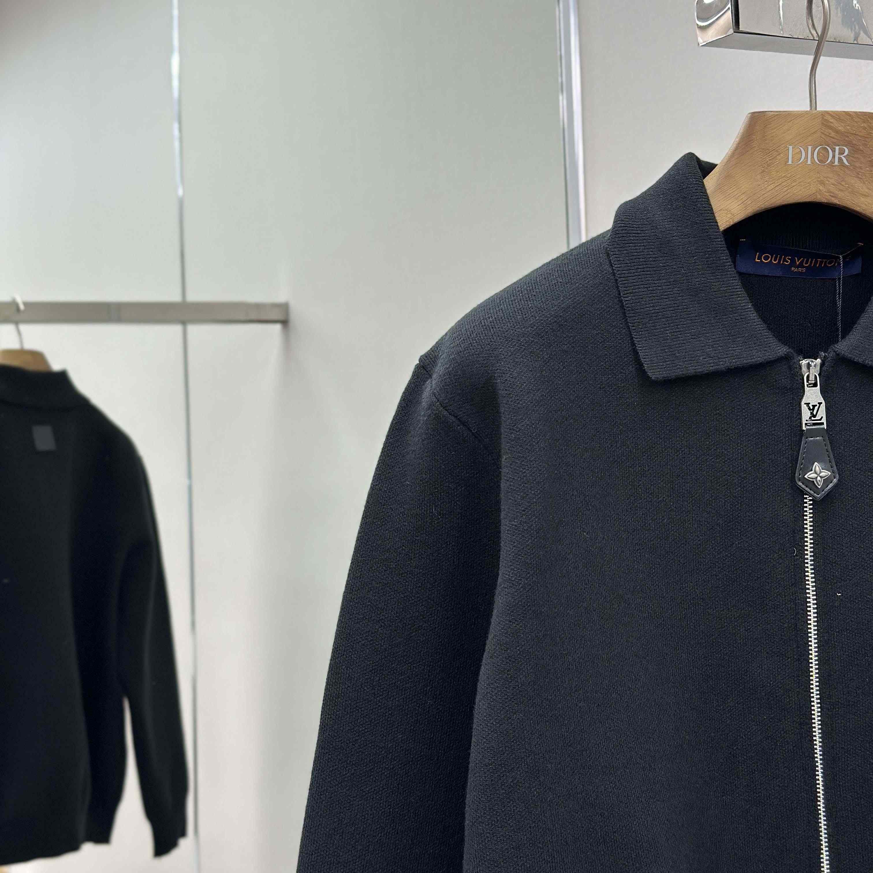 Louis Vuitton Knit Blouson With Leather Details   1AH347 - DesignerGu