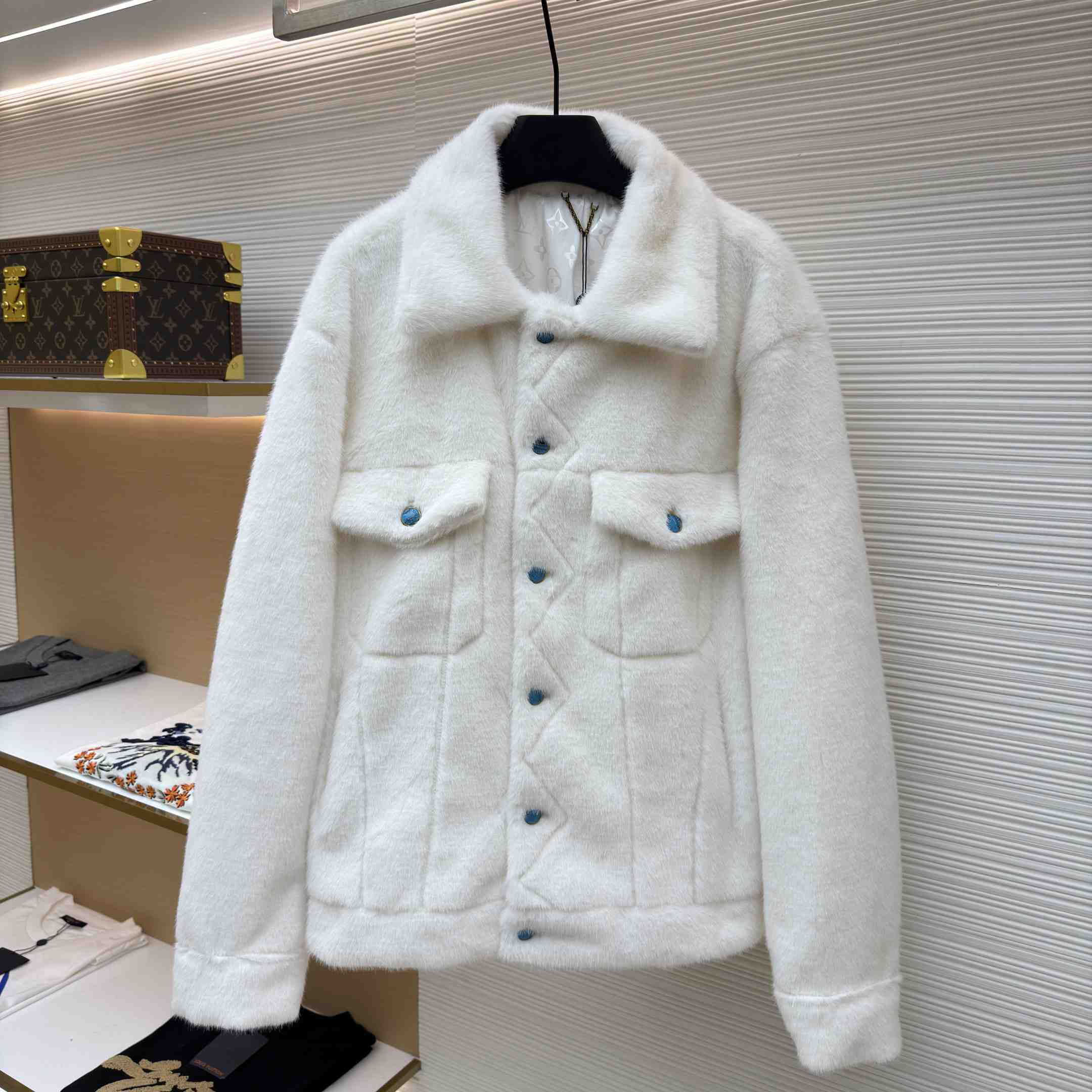 Louis Vuitton Mink Trucker Jacket   1AFXB6 - DesignerGu