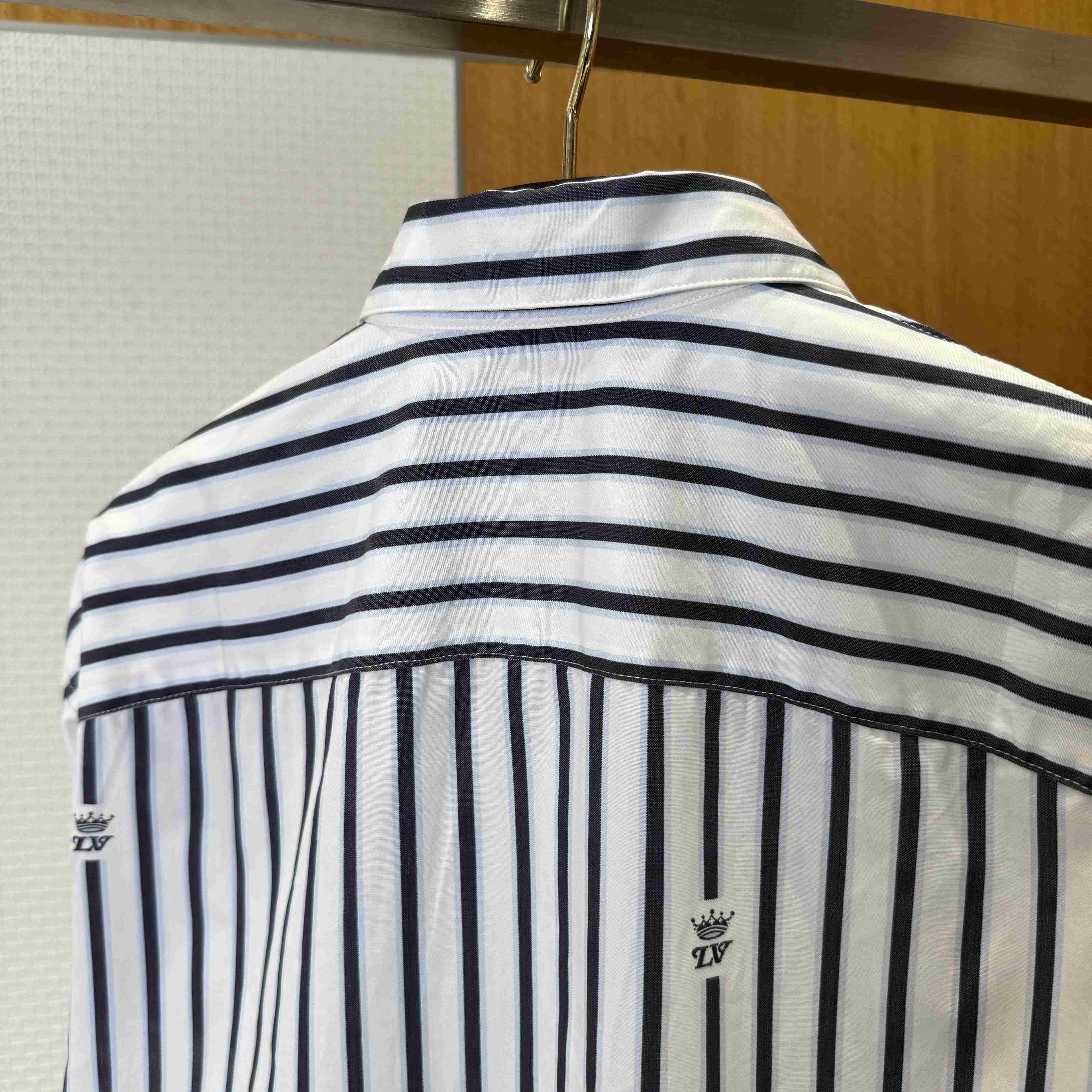 Louis Vuitton Long-Sleeved Zip-Up Shirt    1AIKA2 - DesignerGu