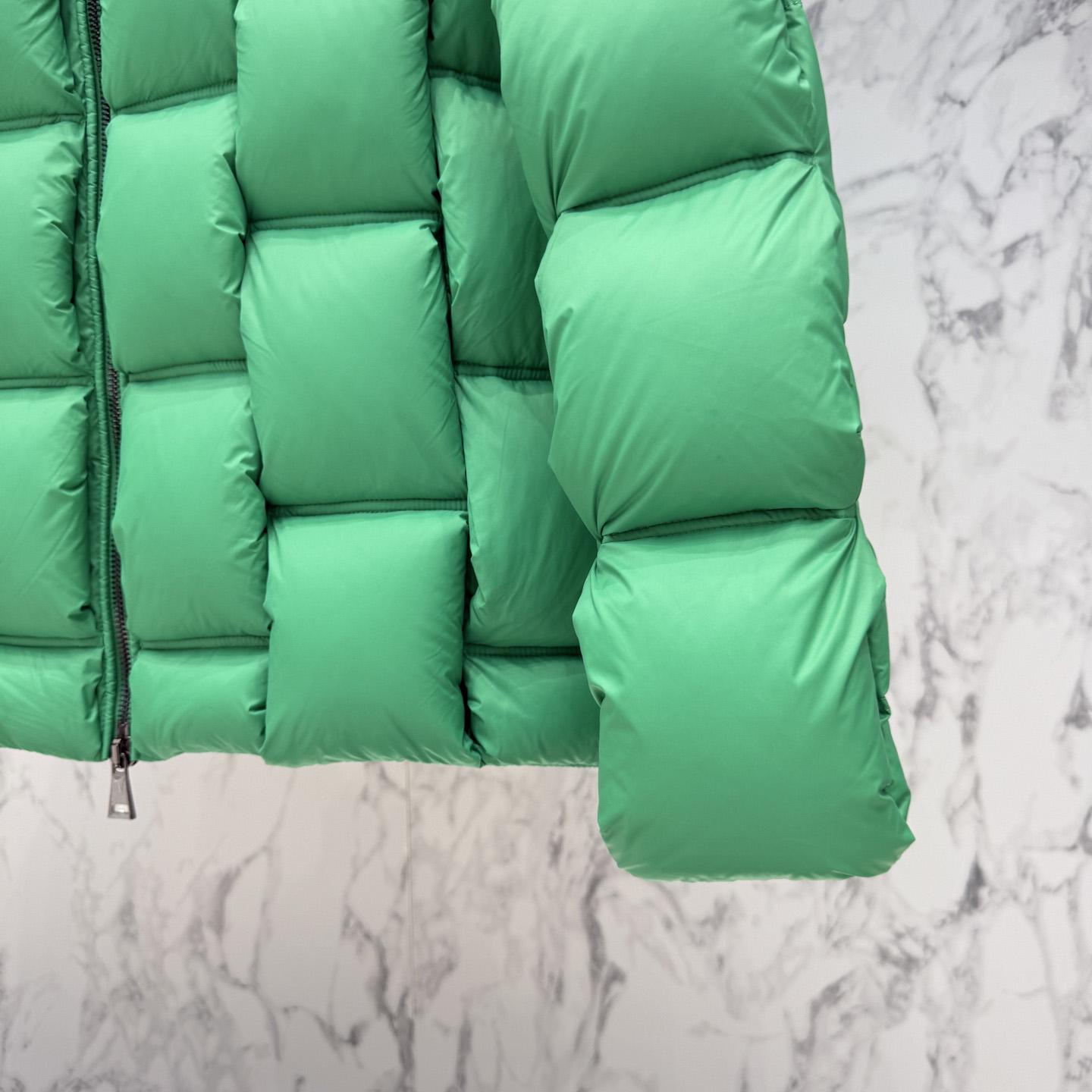 Moncler Short Down Jacket - DesignerGu