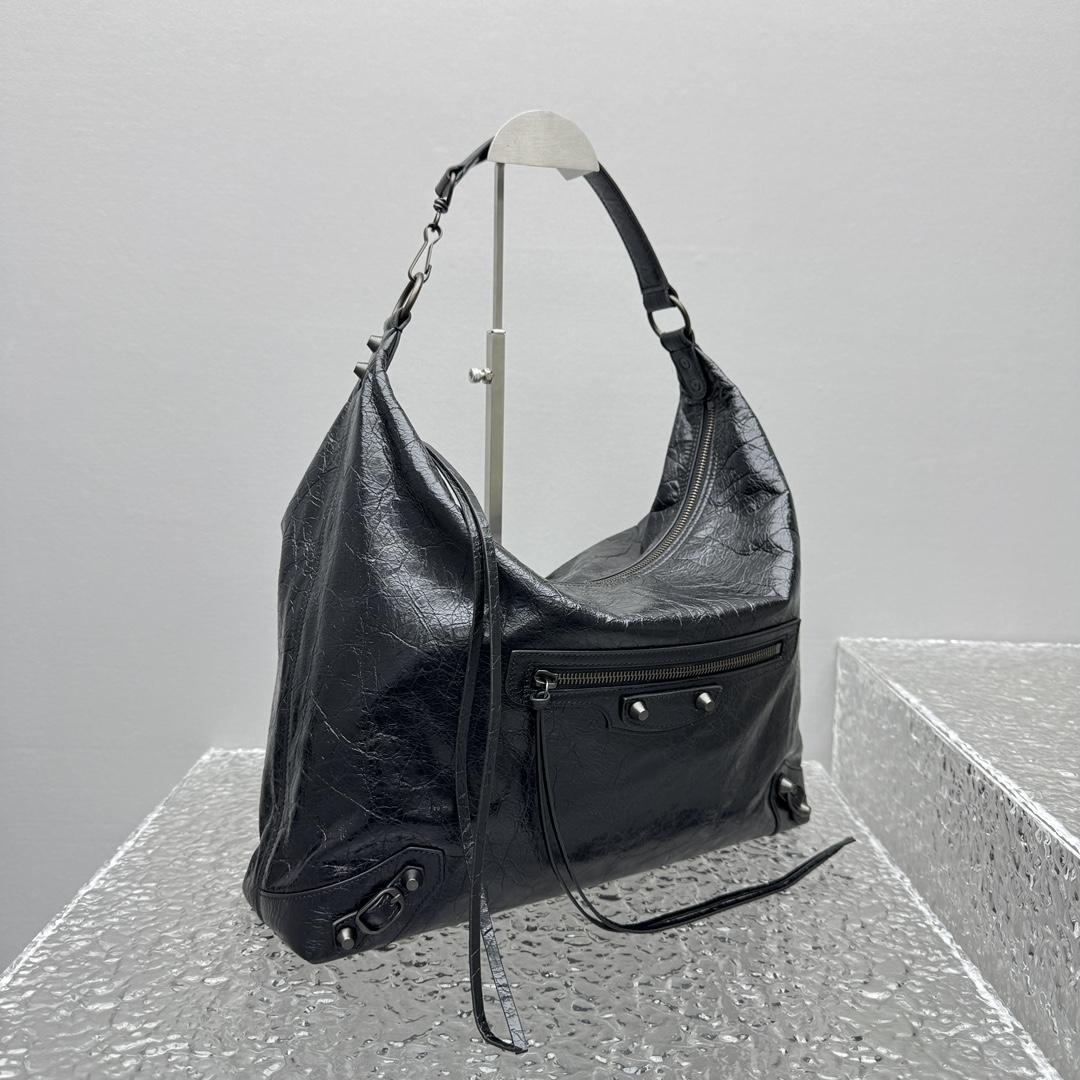 Balenciaga Le City Hobo Bag Medium In Black - DesignerGu