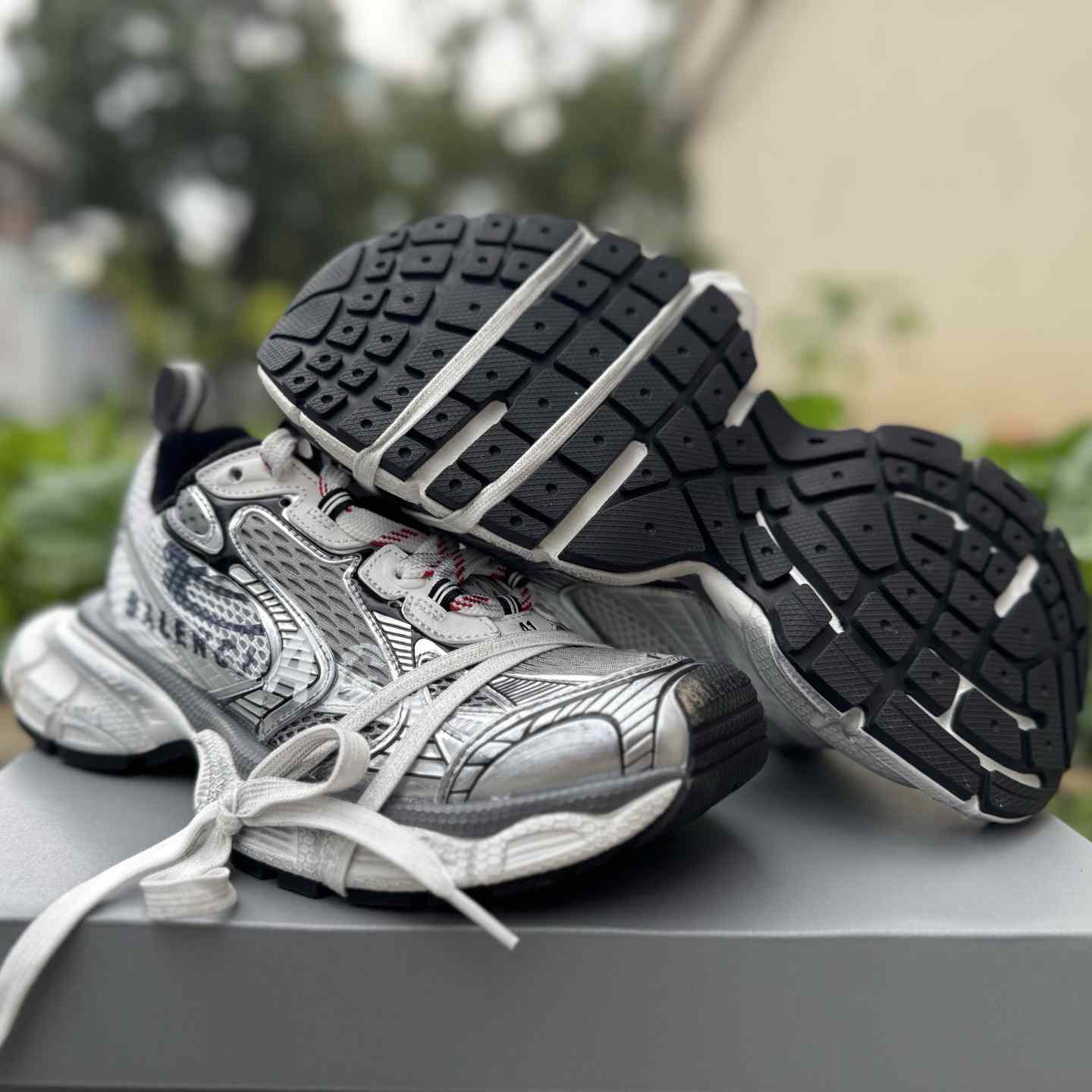 Balenciaga 3XL Mesh “Grey” Distressed Low-Top Dad Sneakers 840090 W3XSG 9239 - DesignerGu