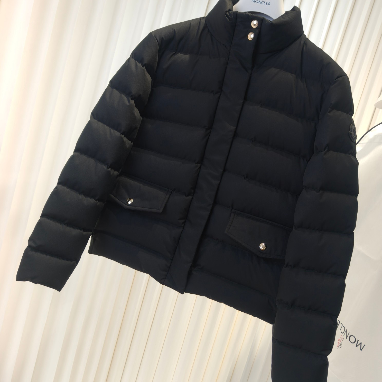 Moncler Bessettes Short Down Jacket - DesignerGu