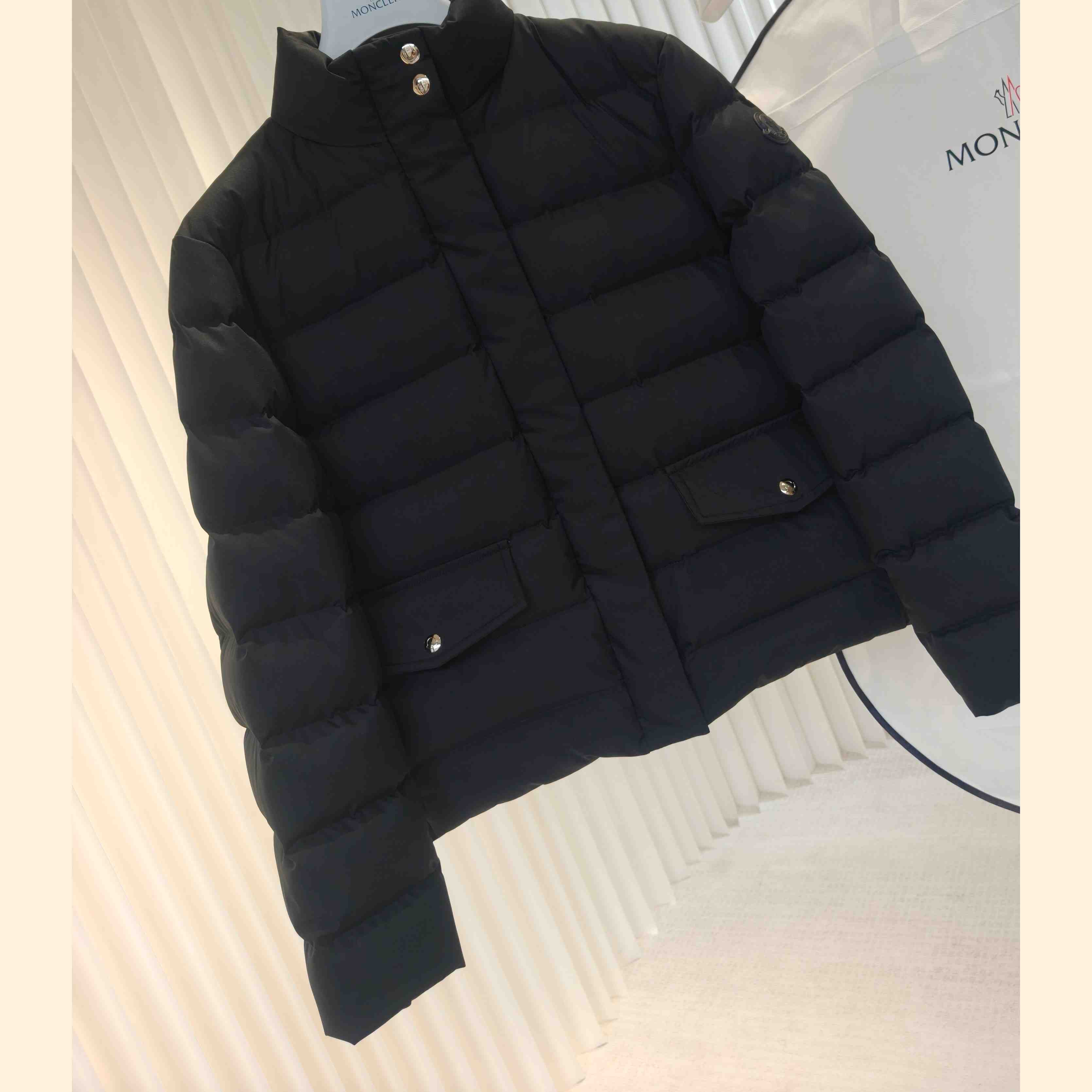 Moncler Bessettes Short Down Jacket - DesignerGu