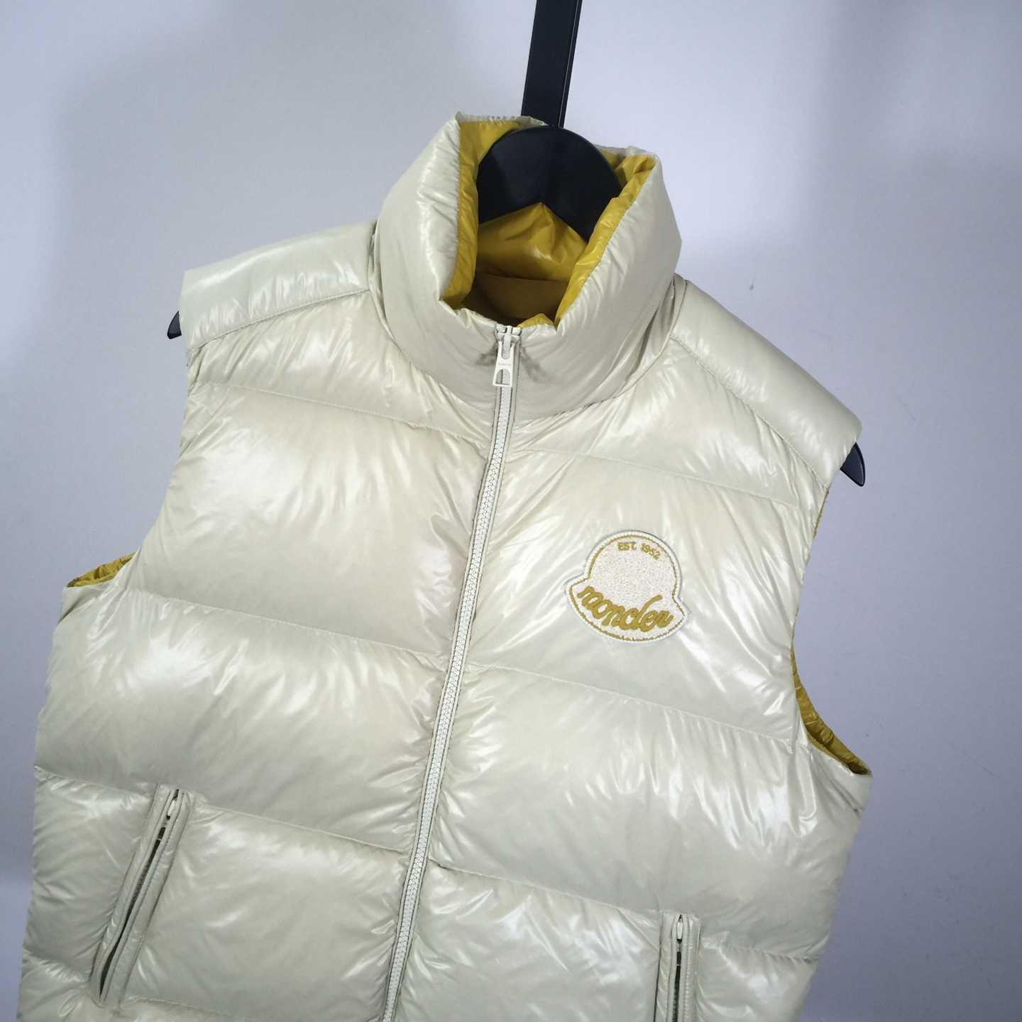 Moncler Lipsi Down Vest - DesignerGu