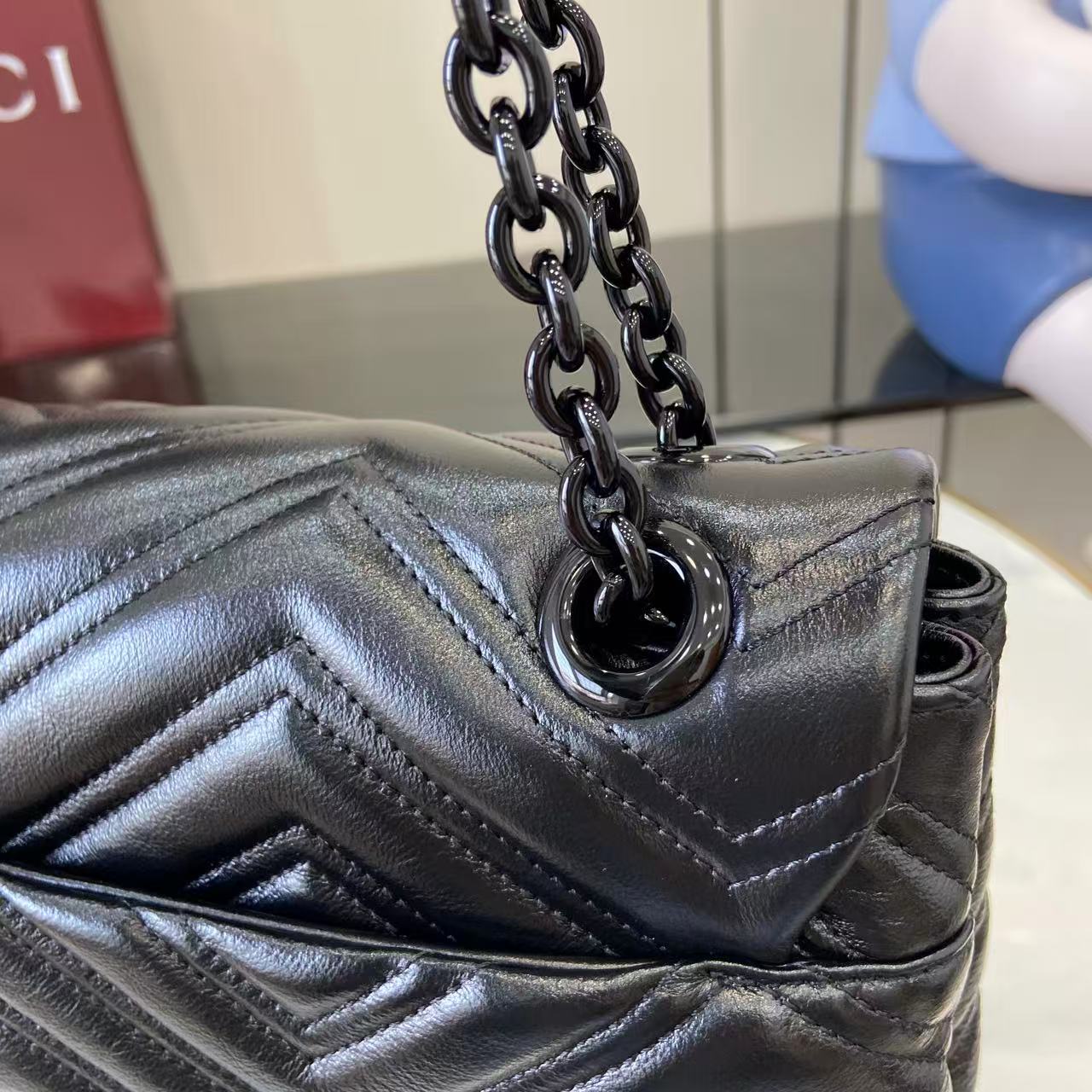 Gucci GG Marmont Medium Shoulder Bag - DesignerGu