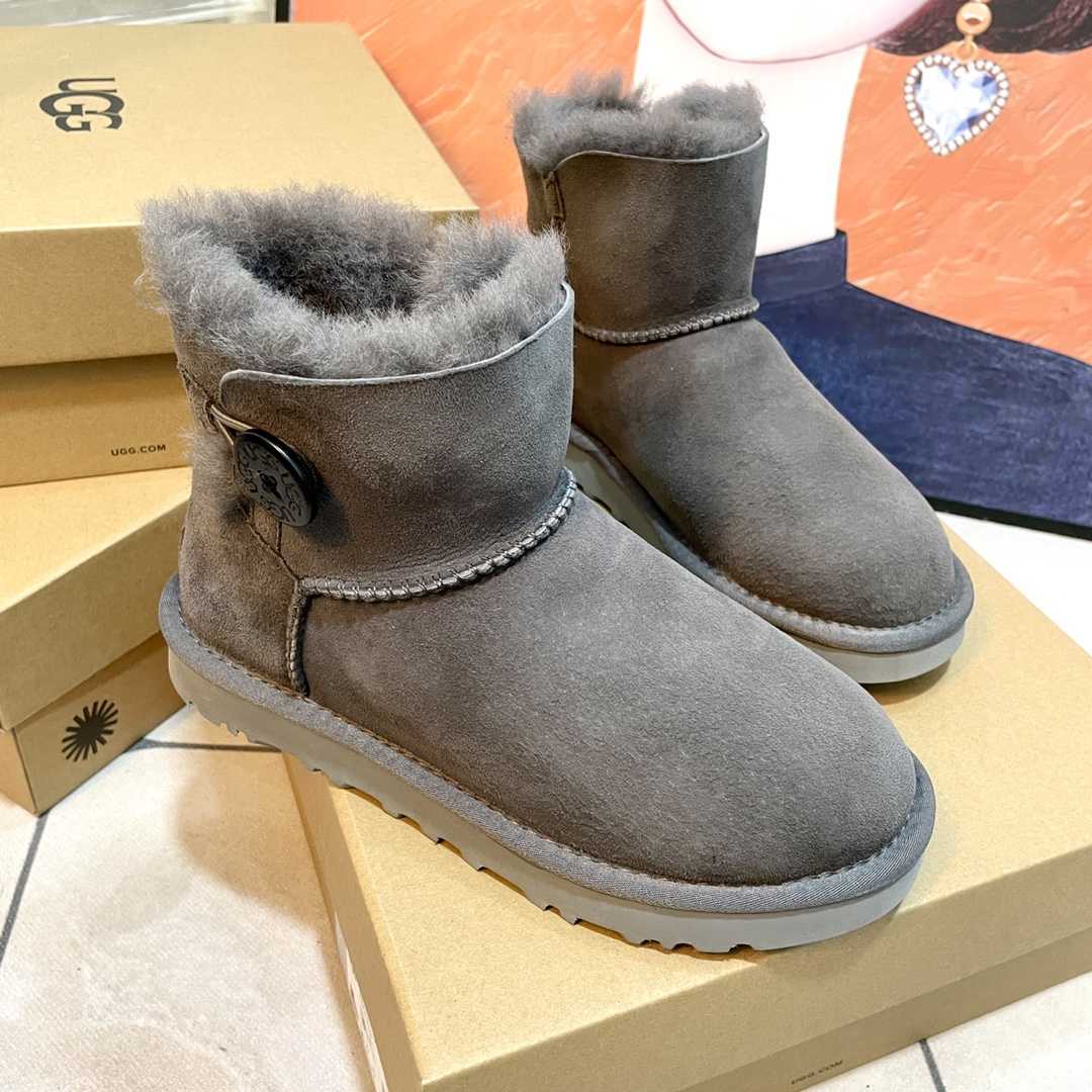 Ugg Boots - DesignerGu