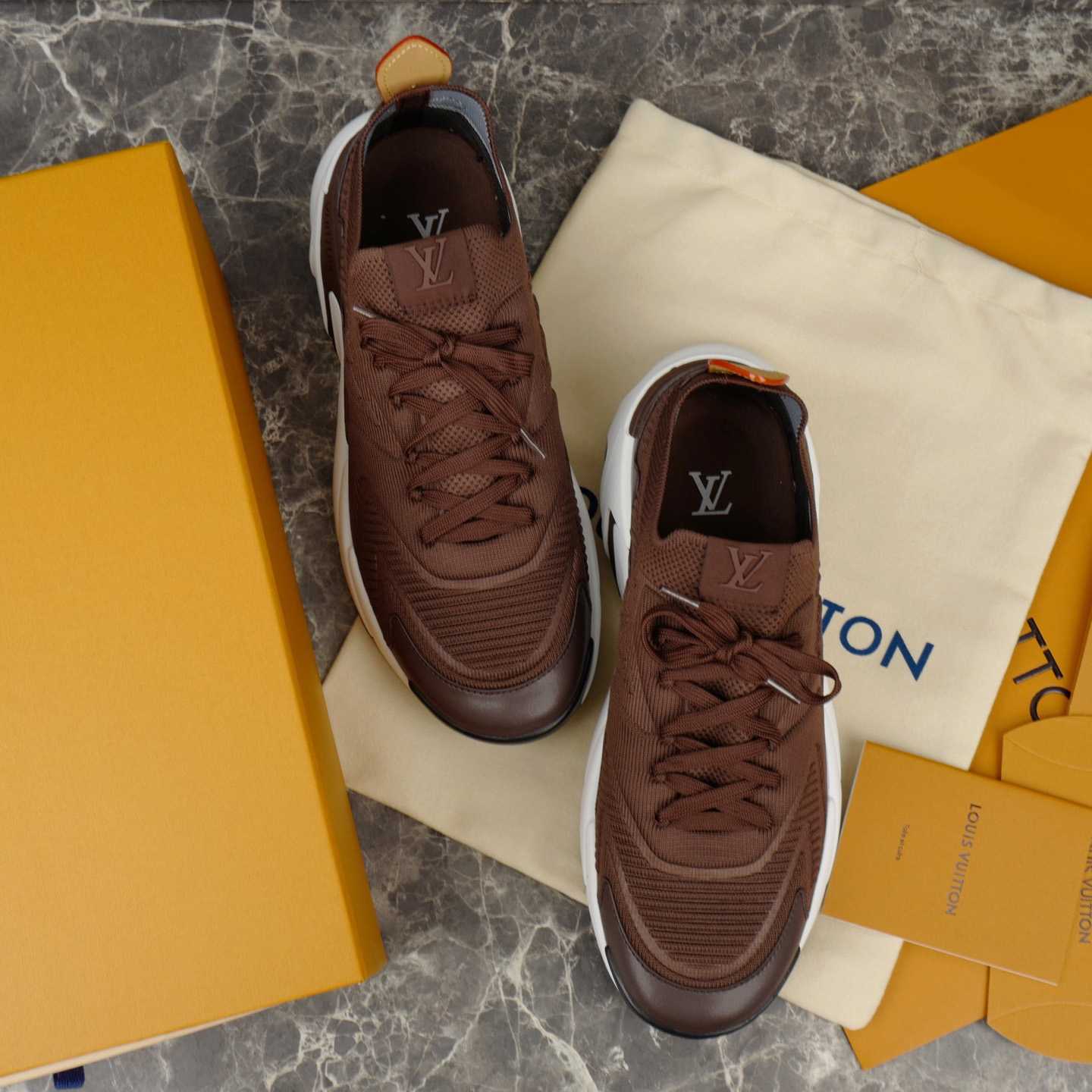 Louis Vuitton LV Runner Tatic Sneaker   1AIWVN - DesignerGu