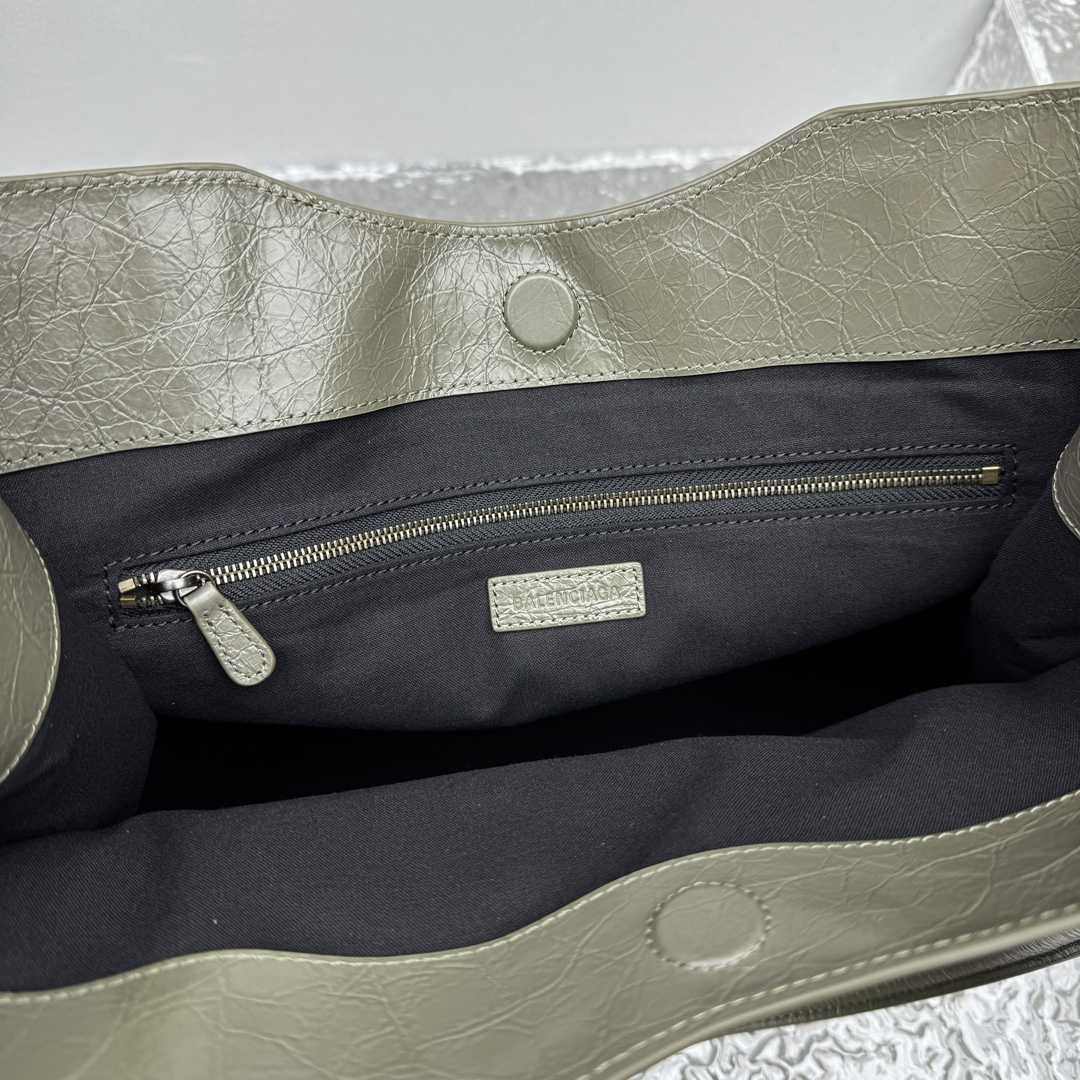 Balenciaga Le City Tote Bag Medium In Army Green - DesignerGu