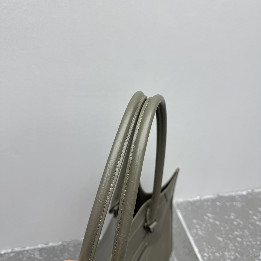 Balenciaga Le City Tote Bag Medium In Army Green - DesignerGu