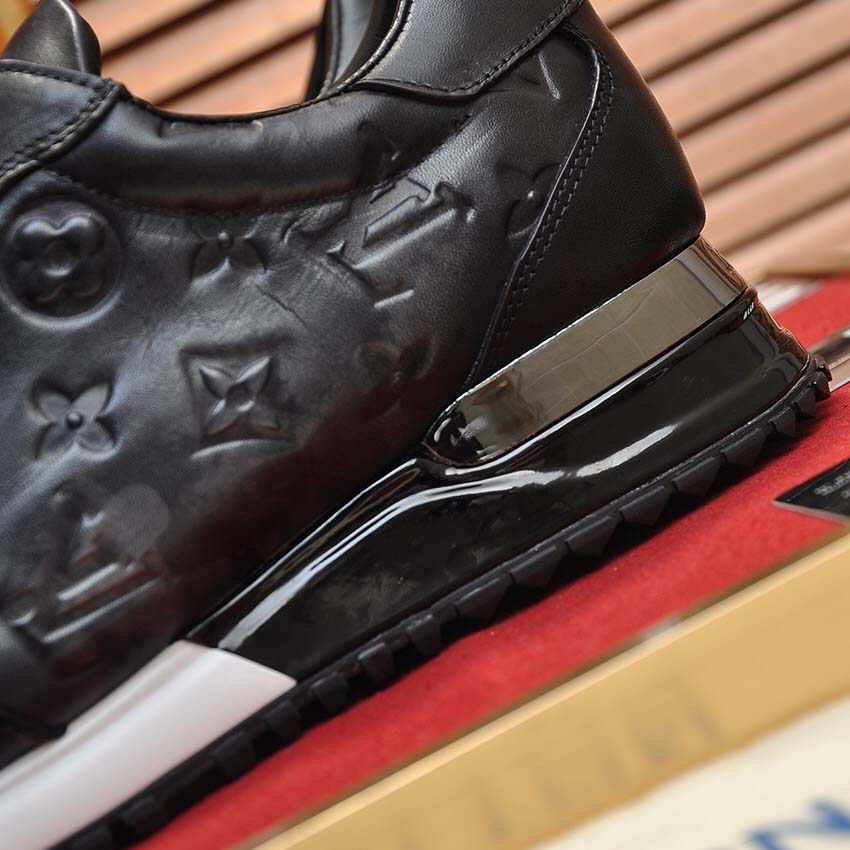 Louis Vuitton Sneaker        - DesignerGu