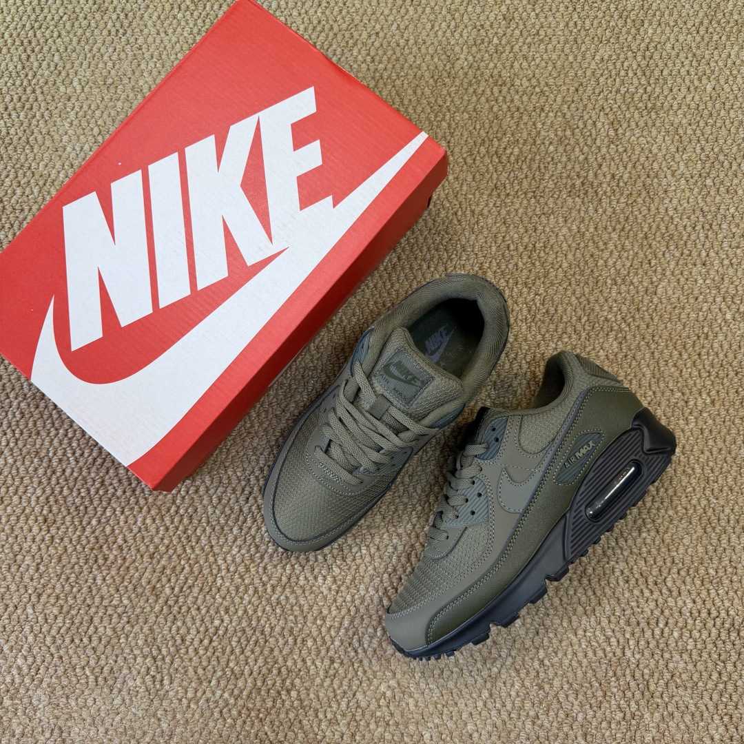 Nike Air Max 90 Sneakers    CN8490-001 - DesignerGu