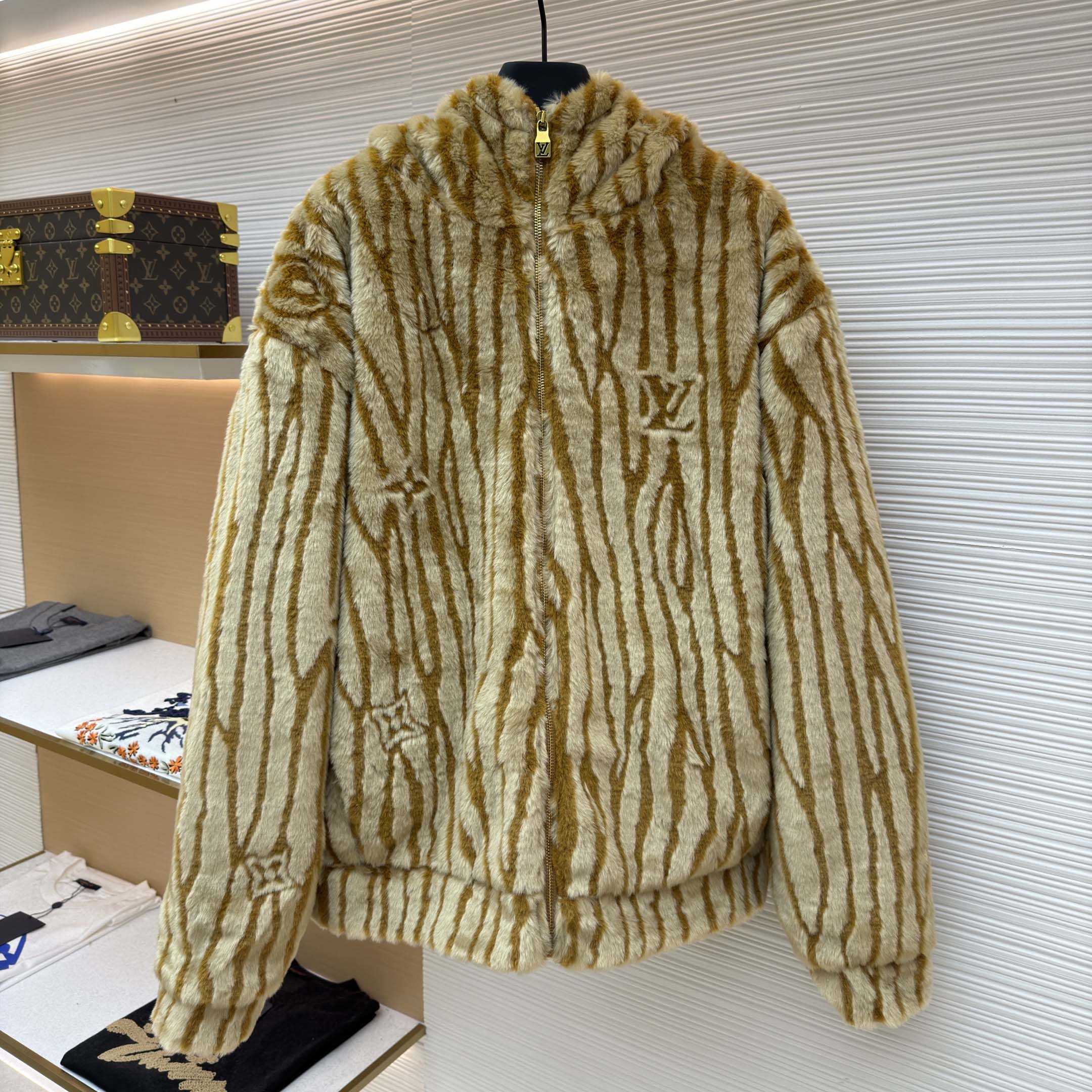 Louis Vuitton Epi Fleece Hooded Blouson - DesignerGu