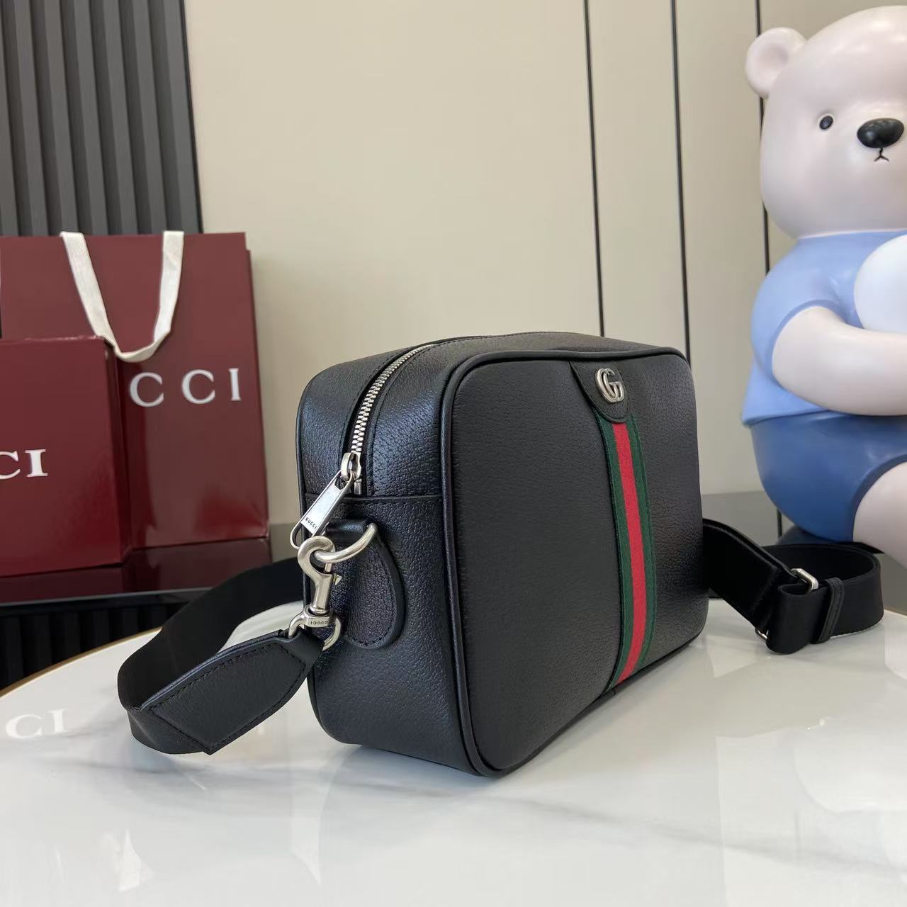 Gucci Ophidia medium crossbody bag - DesignerGu