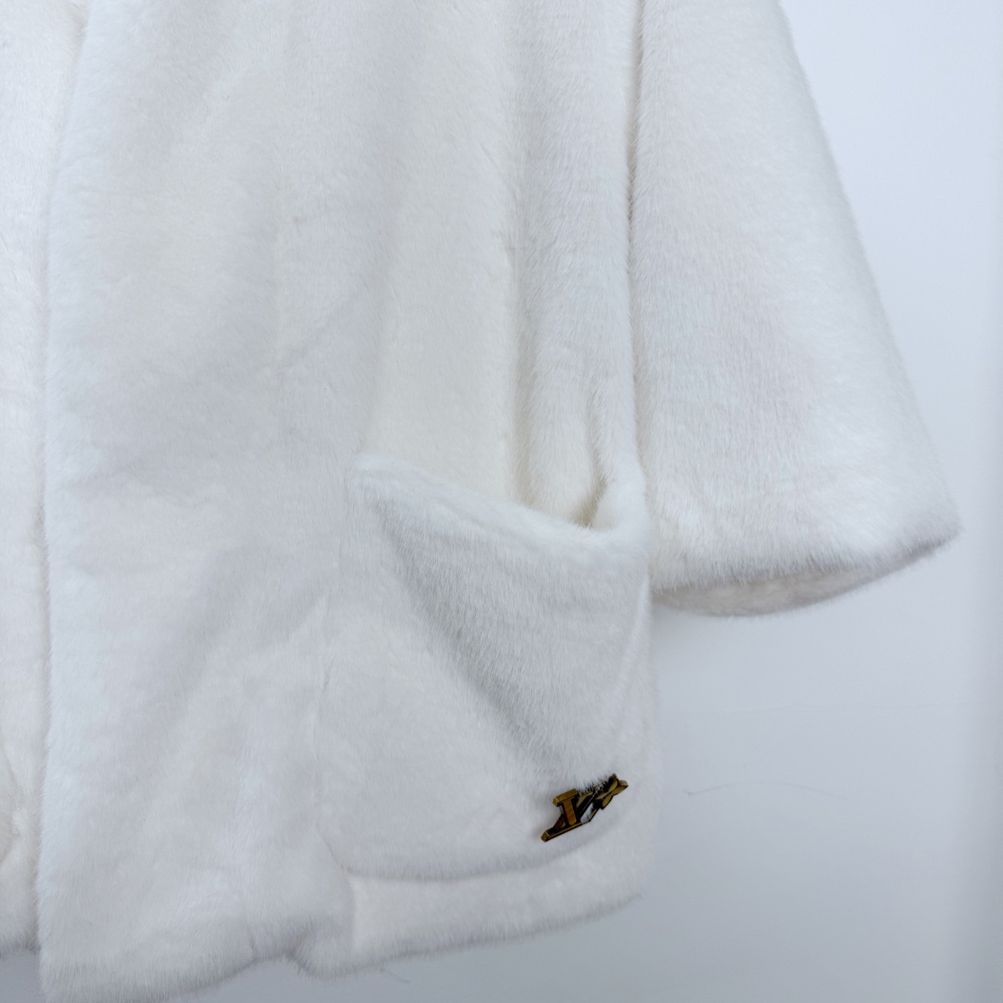 Louis Vuitton Mink Kimono Jacket - DesignerGu