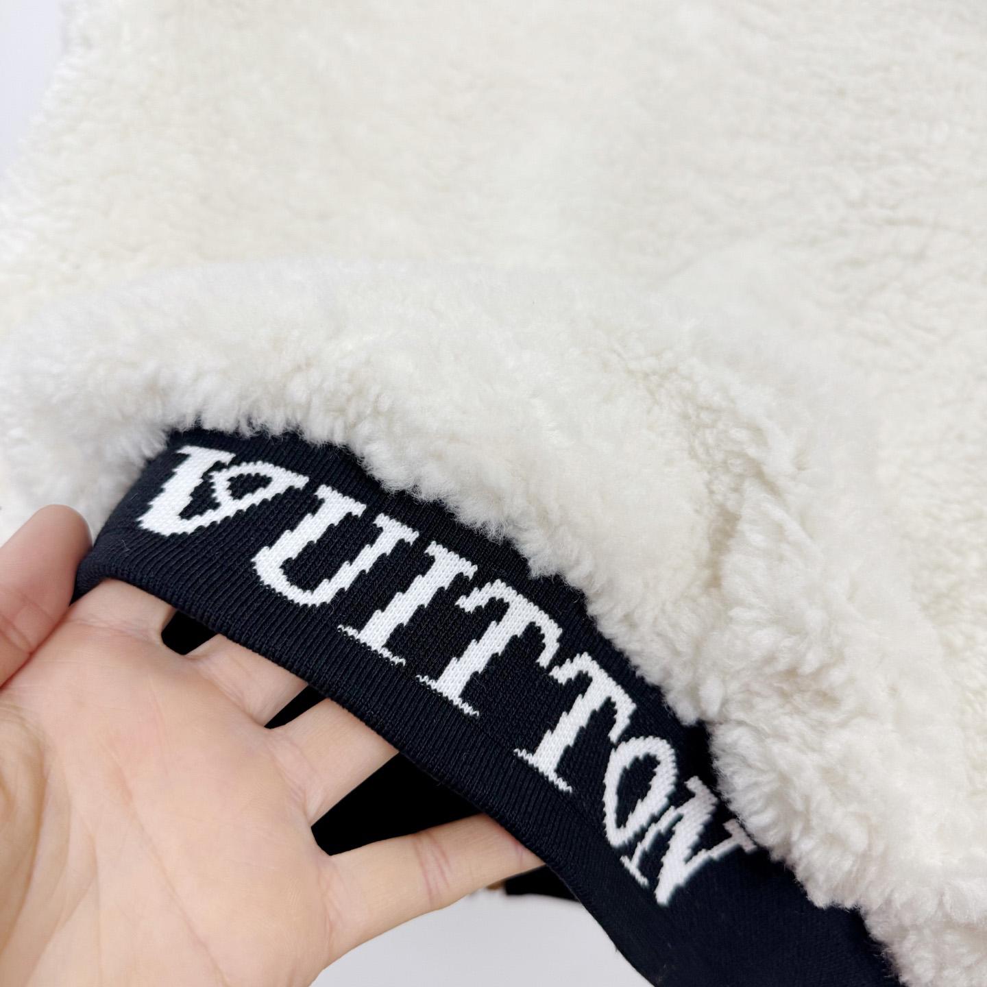 Louis Vuitton Reversible Fleece Gilet - DesignerGu