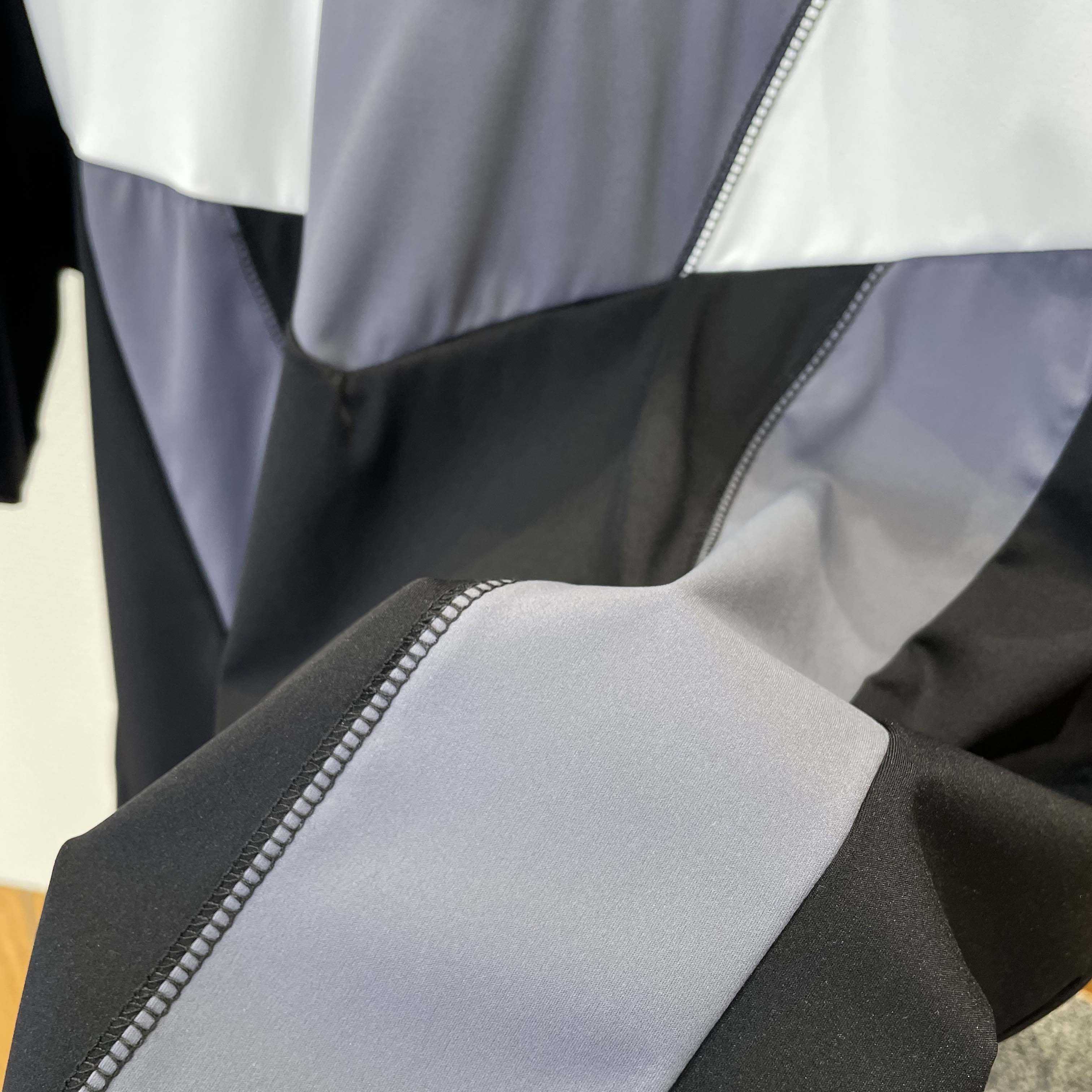 Louis Vuitton Running T-Shirt  - DesignerGu