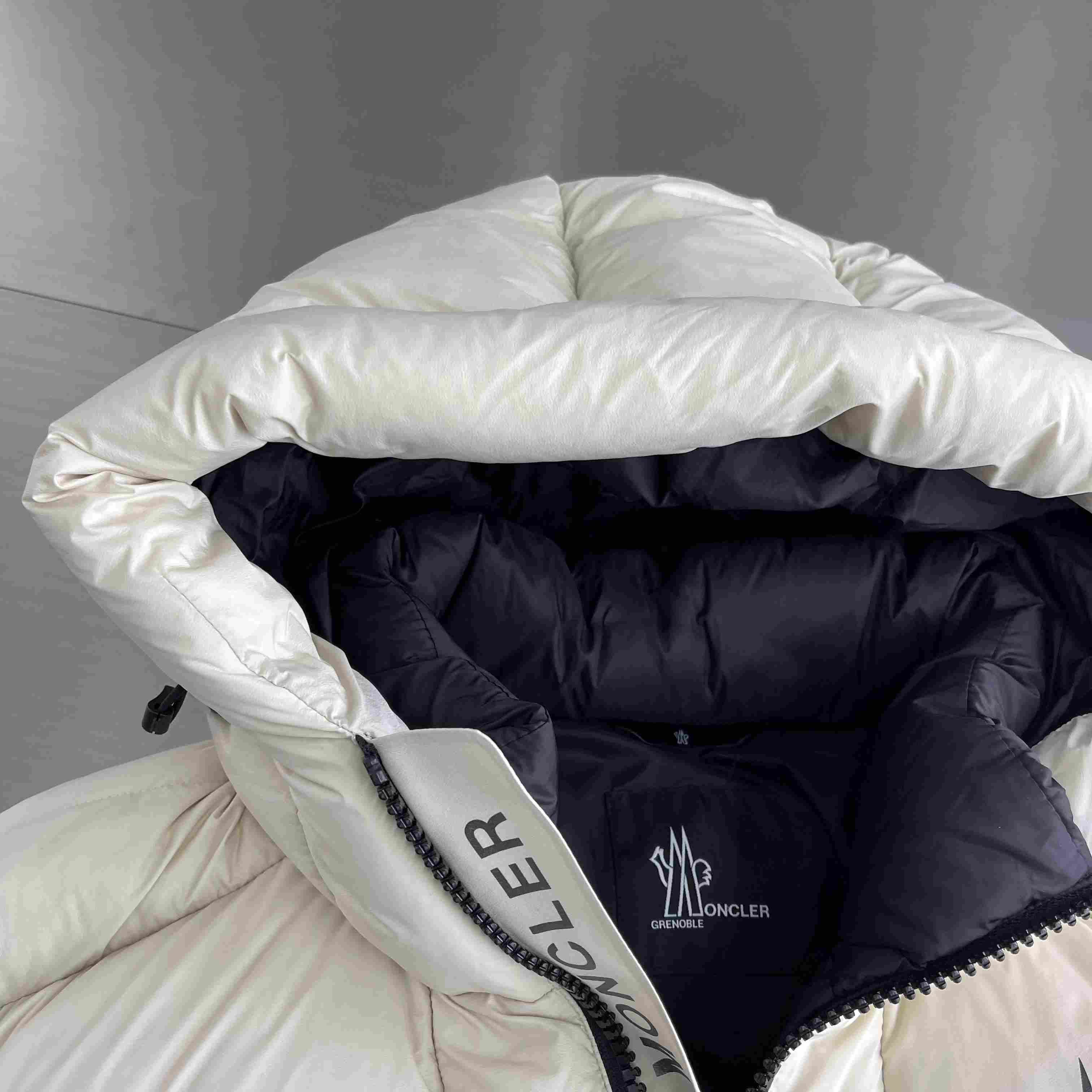 Moncler Cherferie Down Ski Jacket - DesignerGu