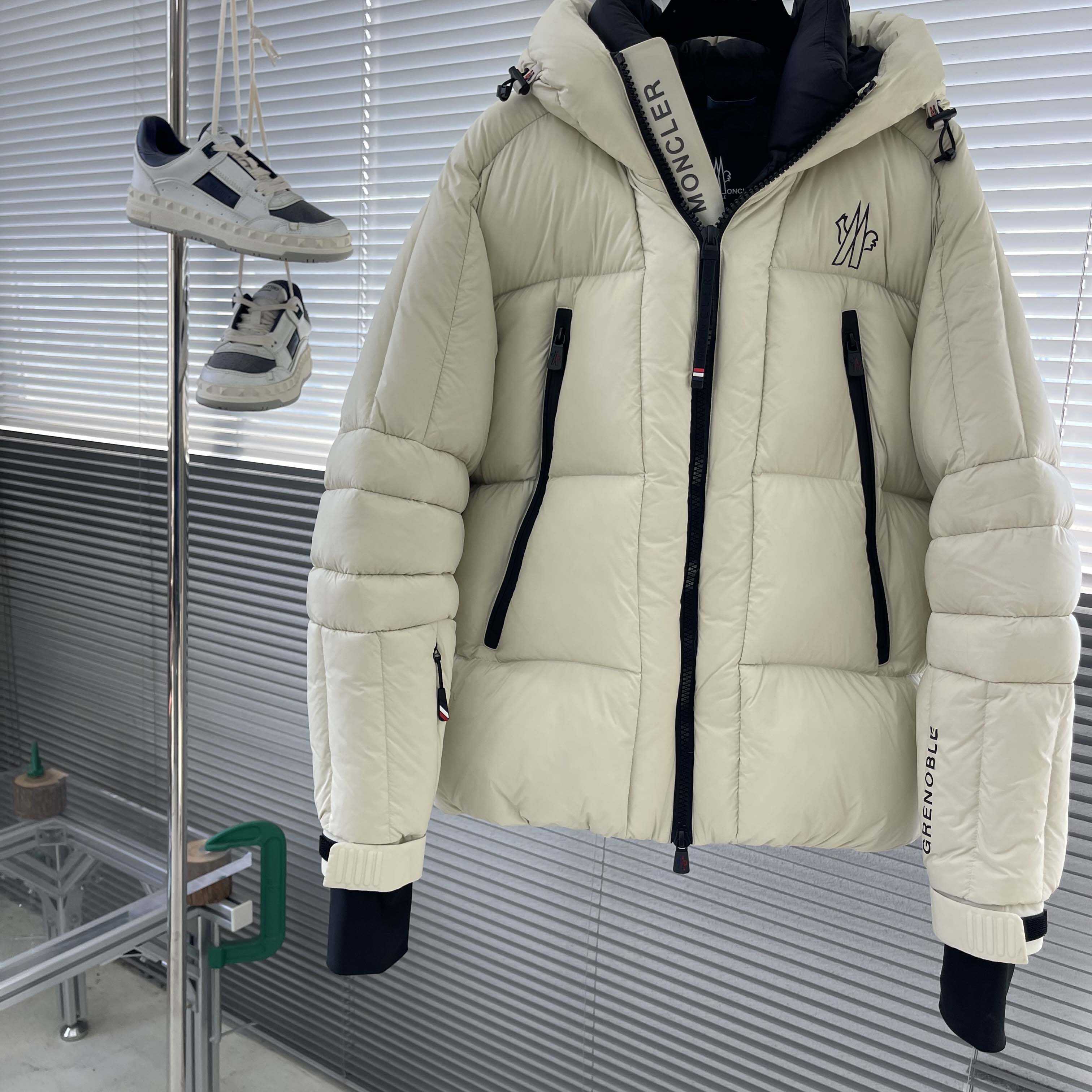 Moncler Cherferie Down Ski Jacket - DesignerGu