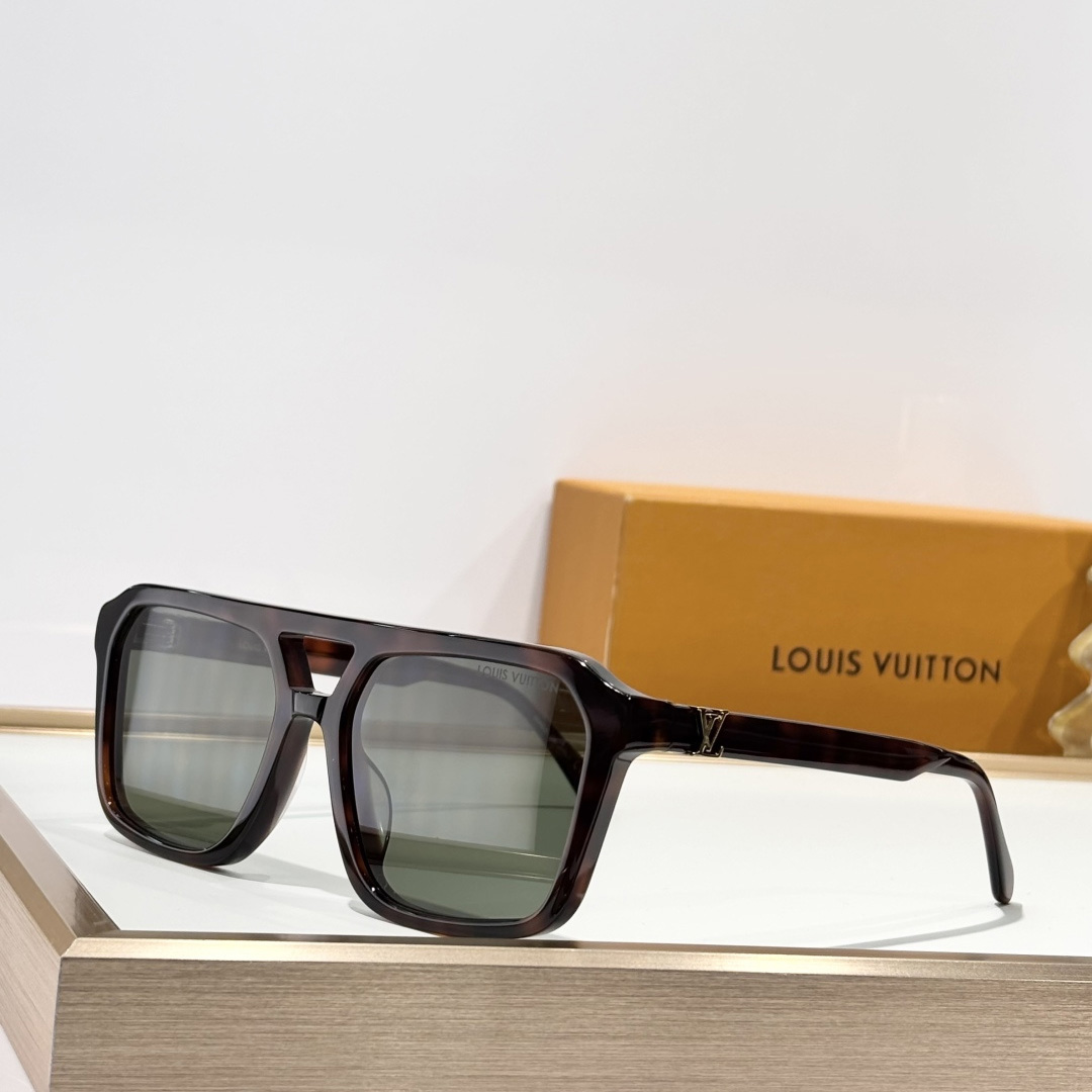 Louis Vuitton LV Hit Large Square Sunglasses   Z3059U - DesignerGu